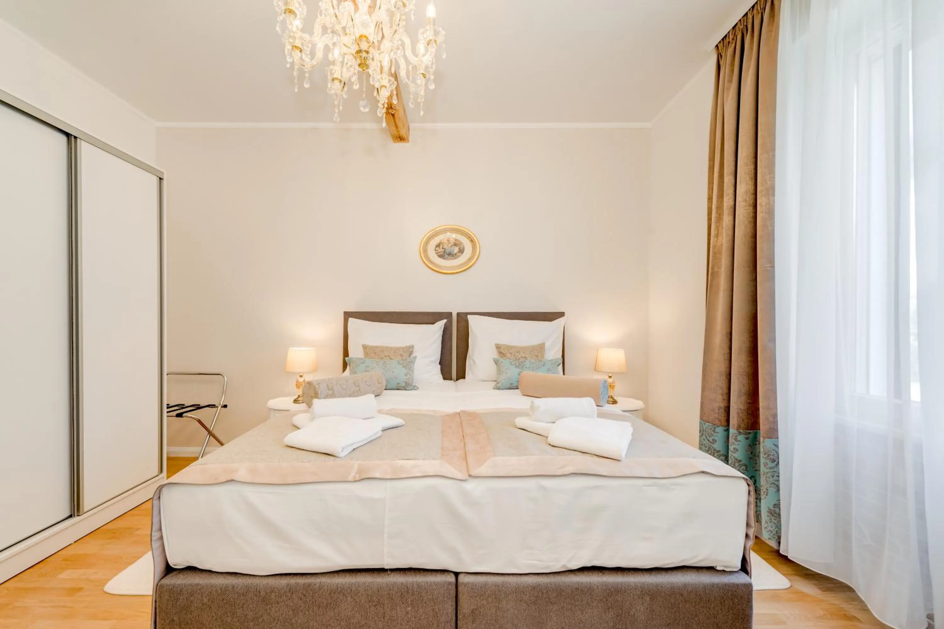 Bed in Le Monde - Vintage Accommodation