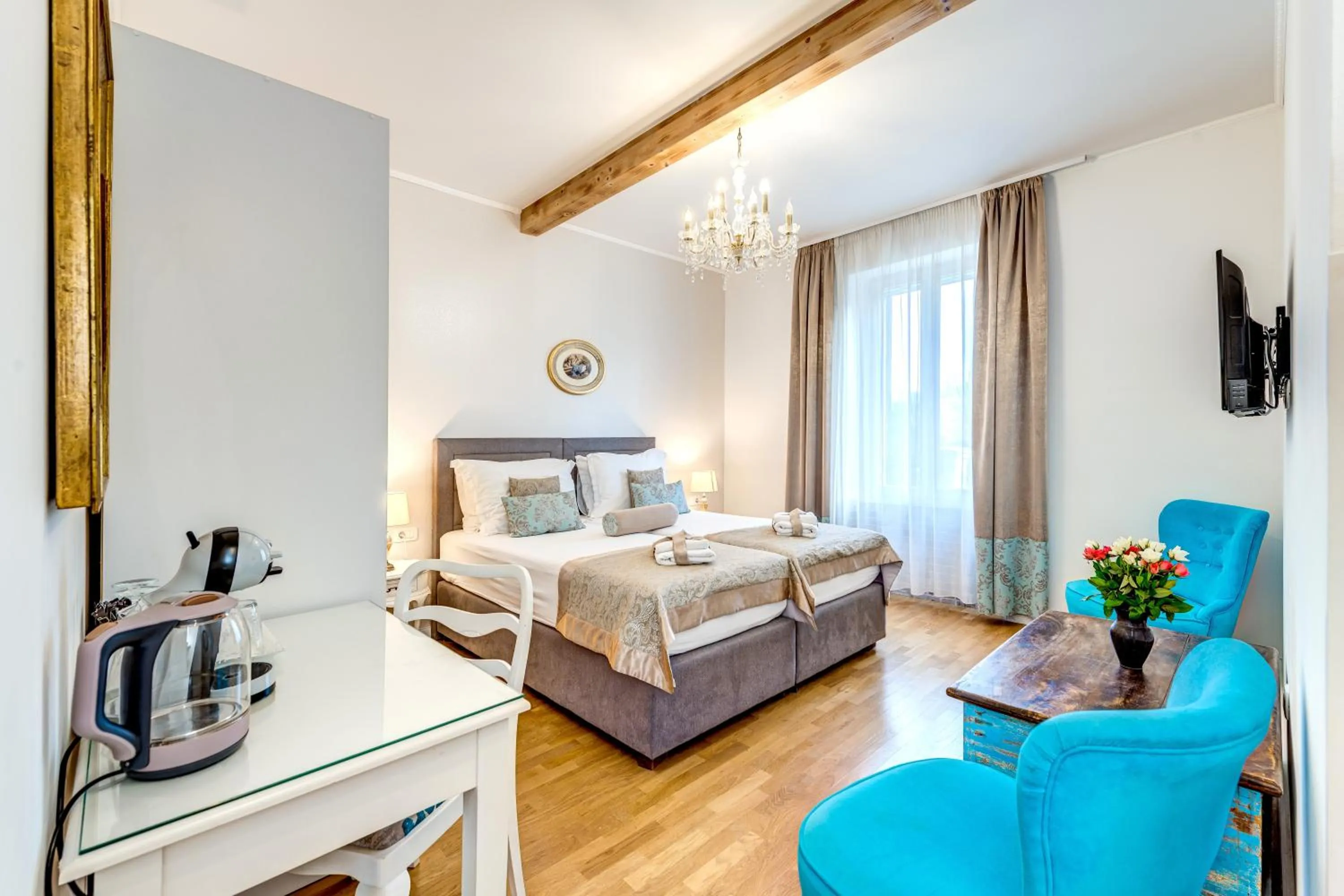 Bed in Le Monde - Vintage Accommodation