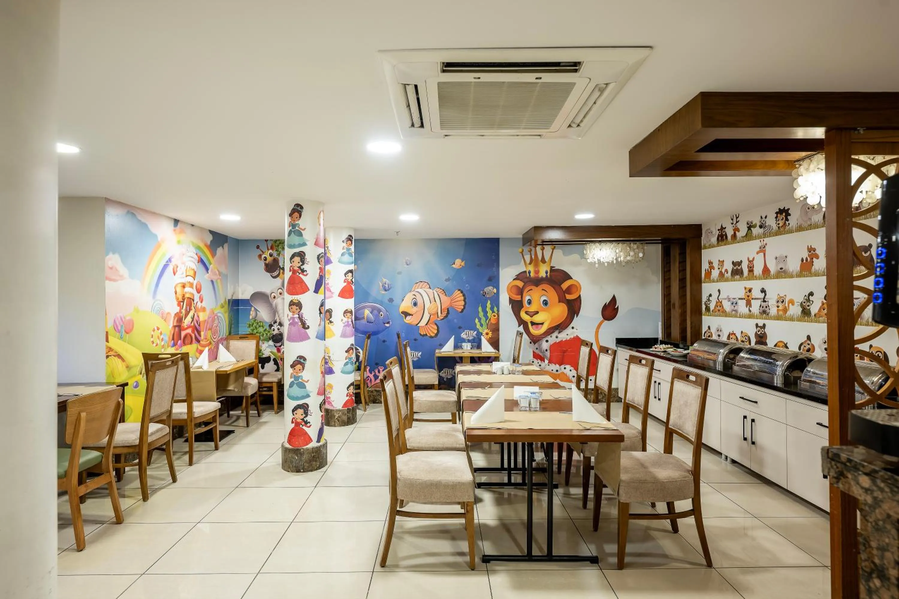 Restaurant/places to eat in Sealife Family Resort Hotel