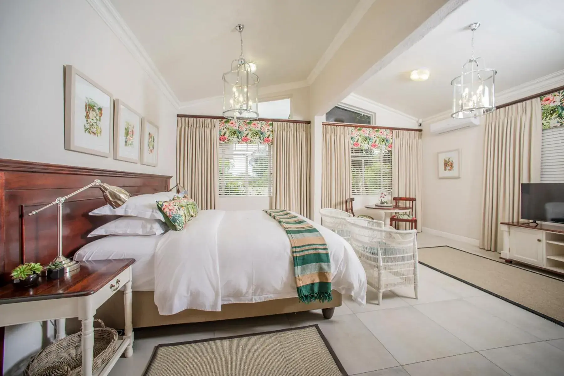 Superior Suite in Leaves Lodge and Spa Superior Suite in Leaves Lodge and Spa