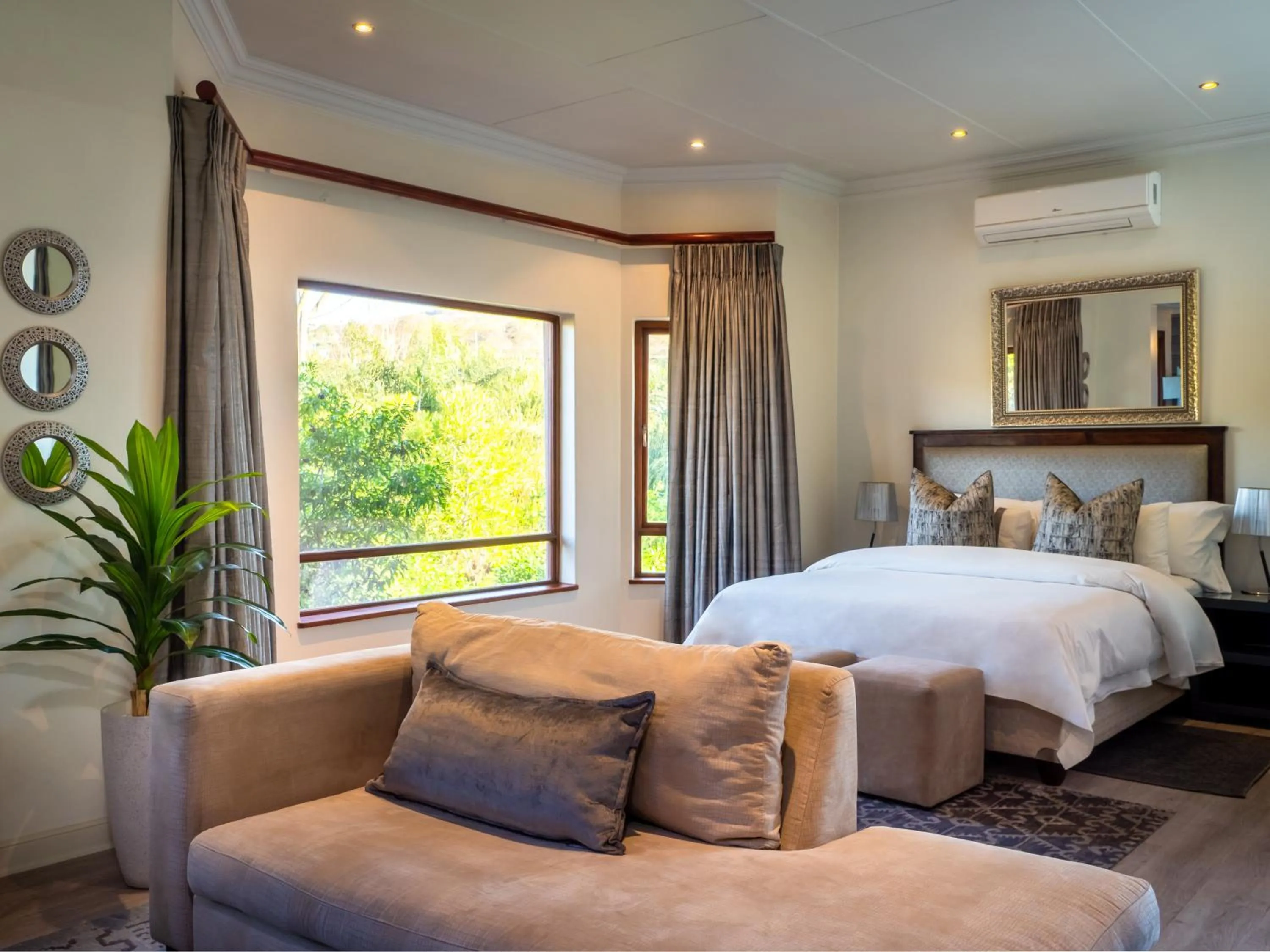 Bed in Leaves Lodge and Spa