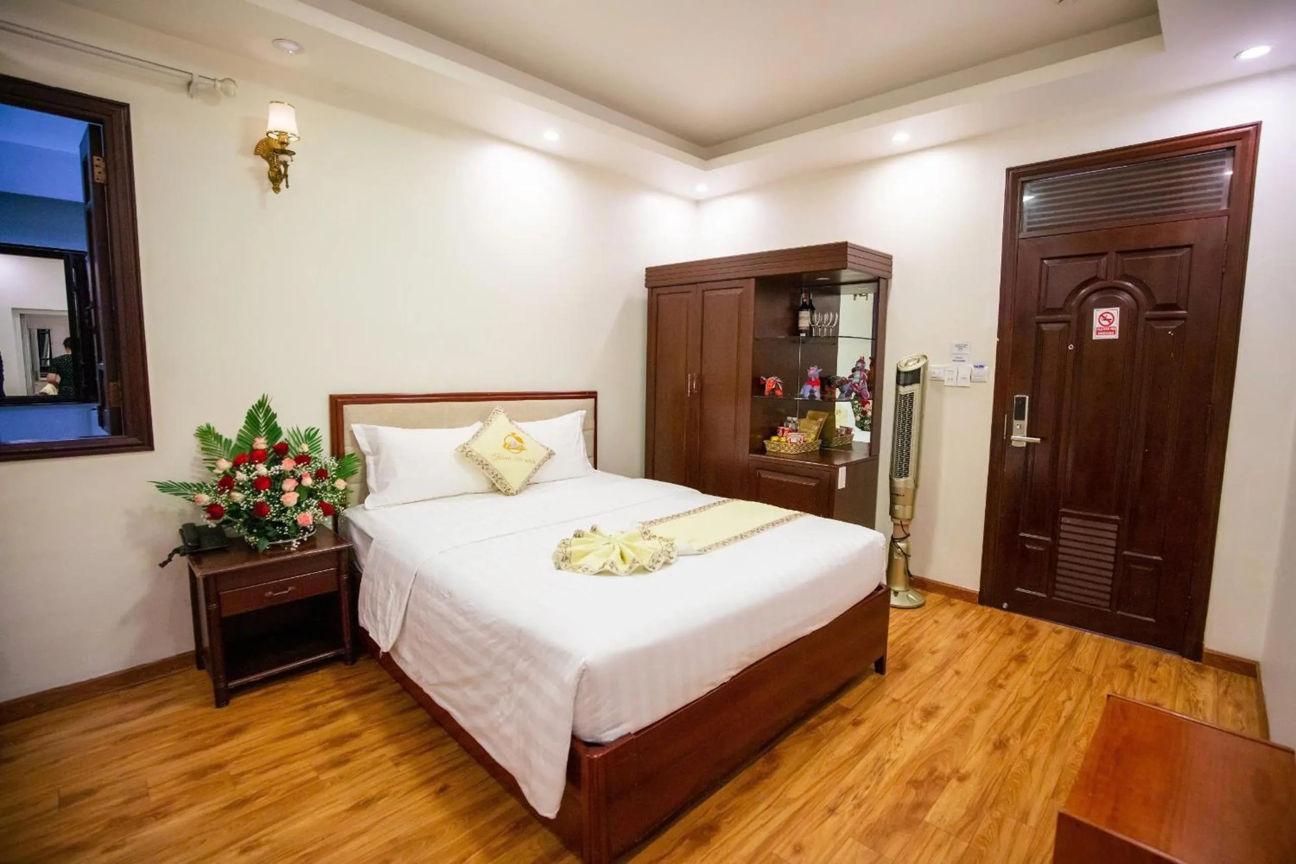 Photo of the whole room, Bed in Thanh Do Hotel