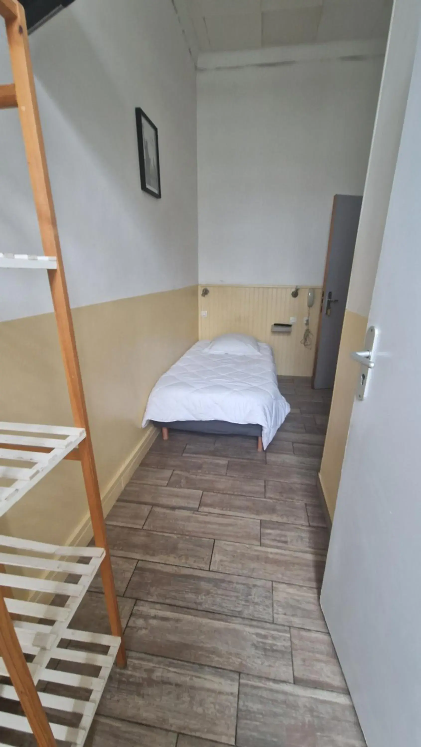 Comfort Single Room in Hôtel du Nord Comfort Single Room in Hôtel du Nord