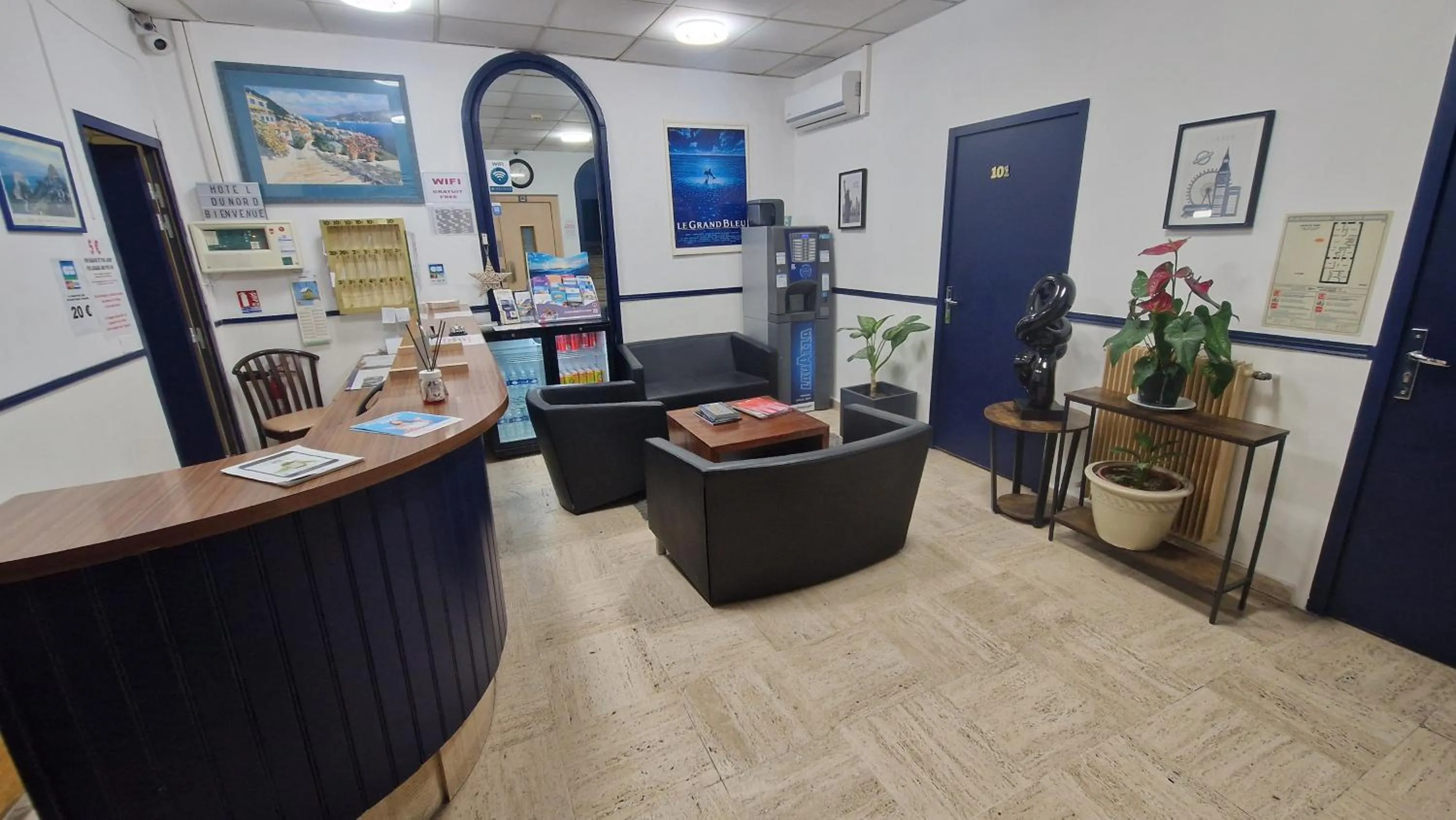 Lobby or reception in Hôtel du Nord