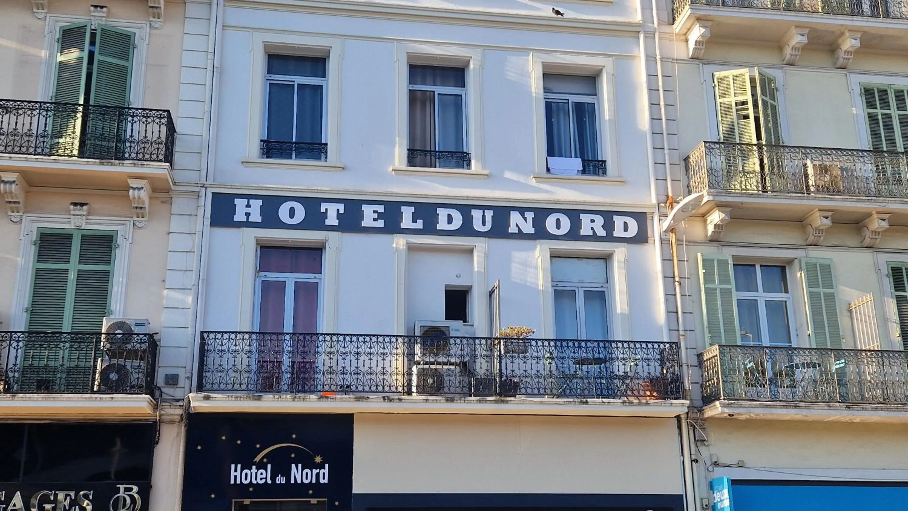 Property building in Hôtel du Nord