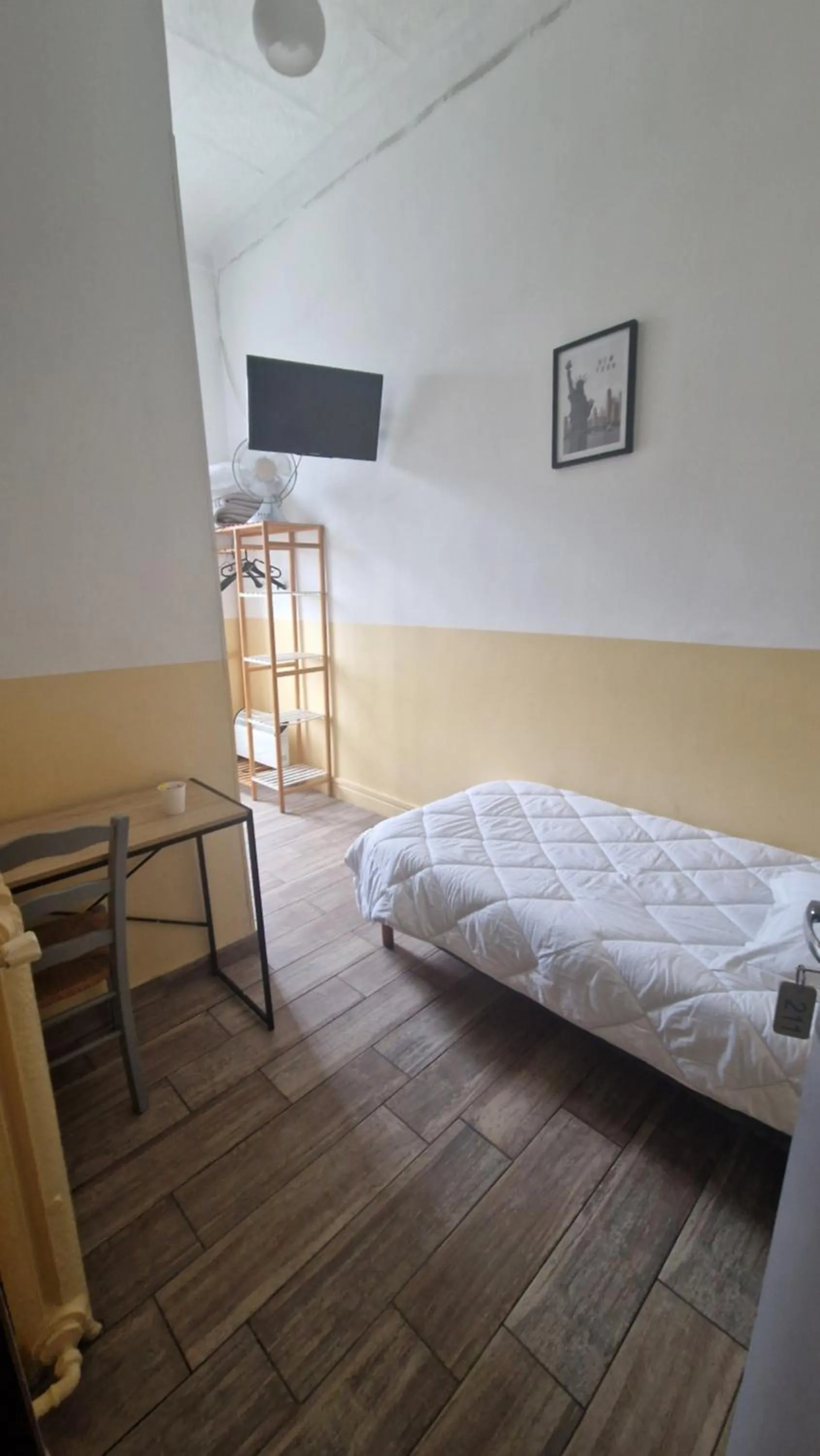 Bed in Hôtel du Nord