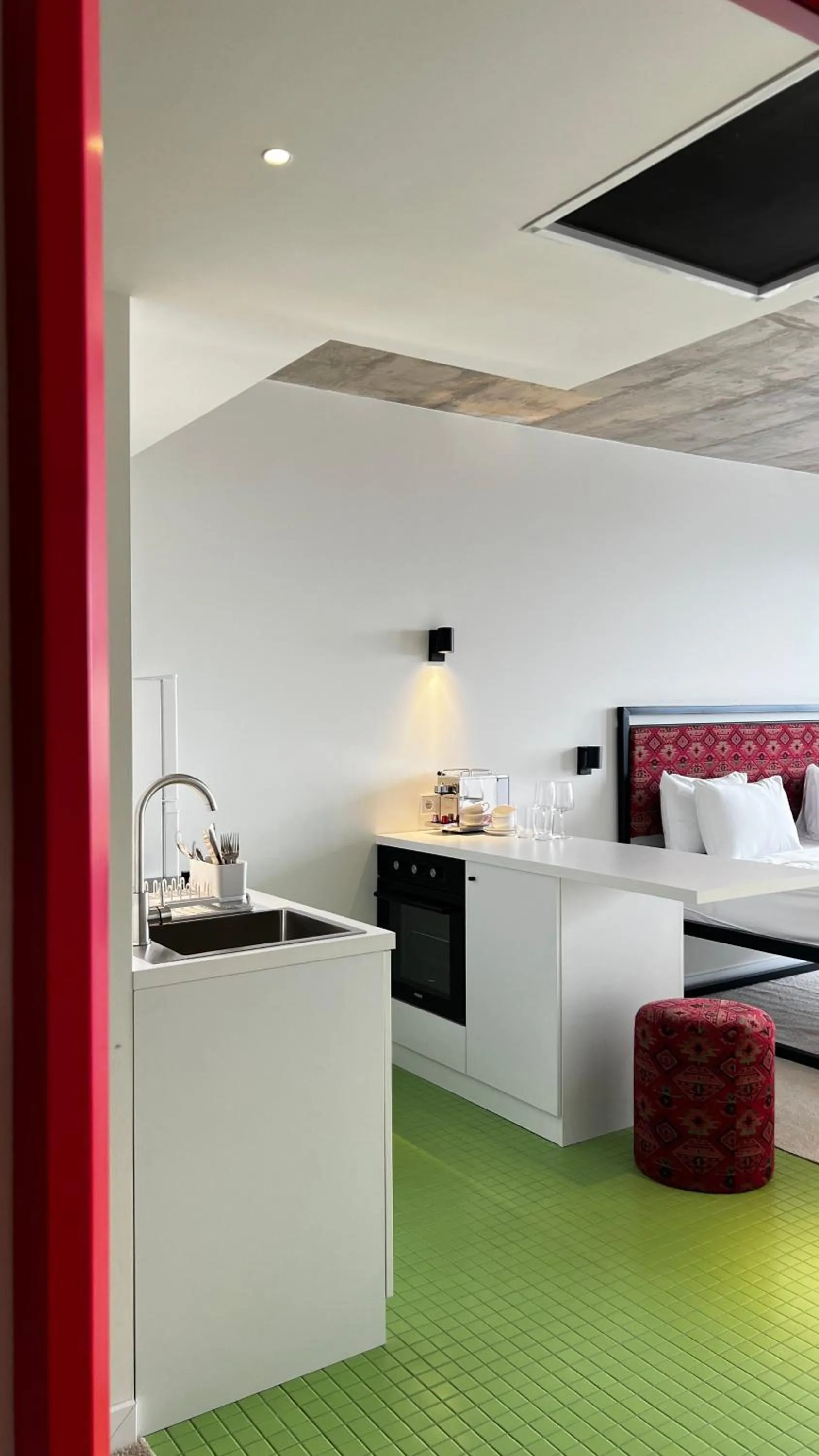 Kitchen or kitchenette in Kartuli Hotel