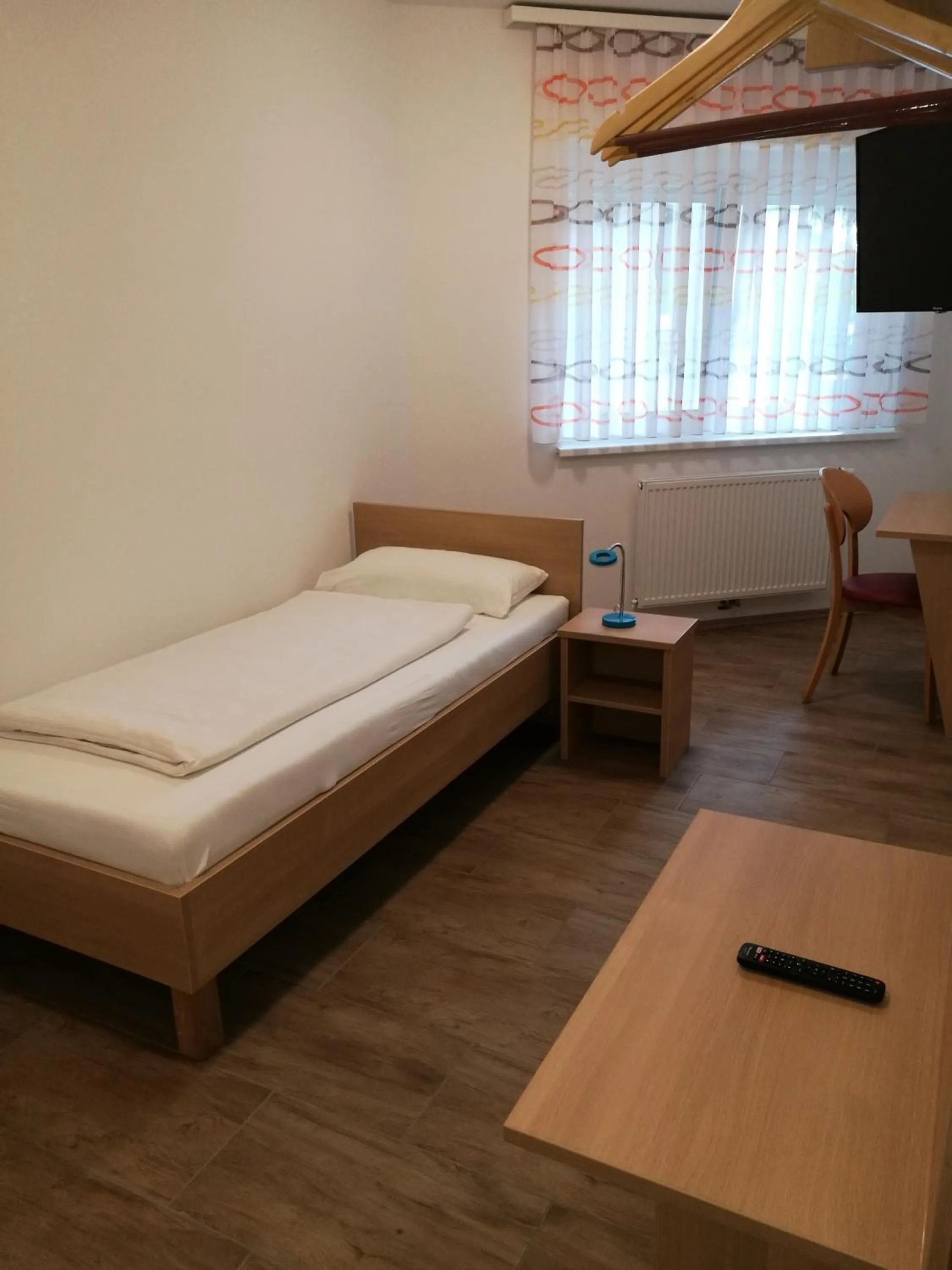 Bed in Dorf-Zimmer Mirth