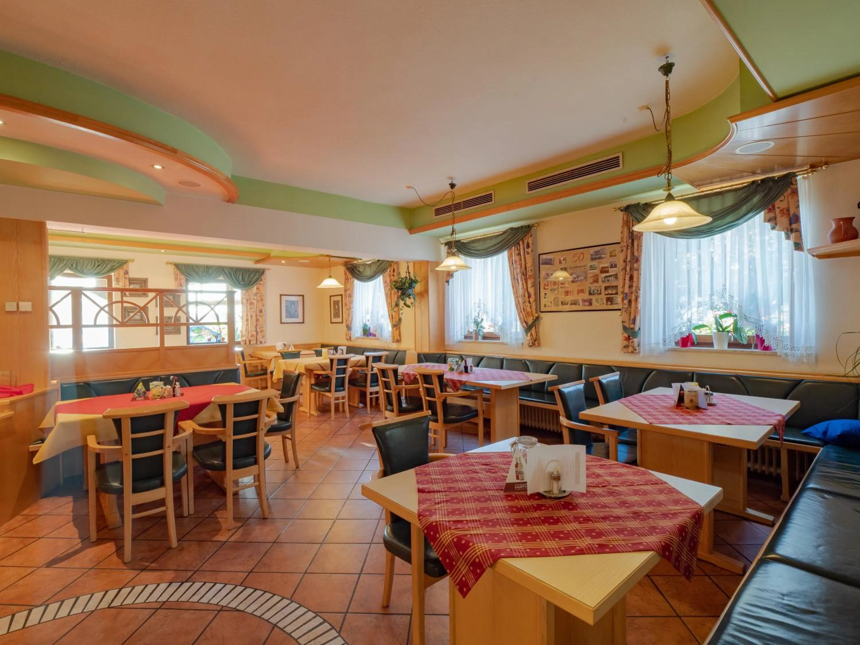 Restaurant/places to eat in Dorf-Zimmer Mirth