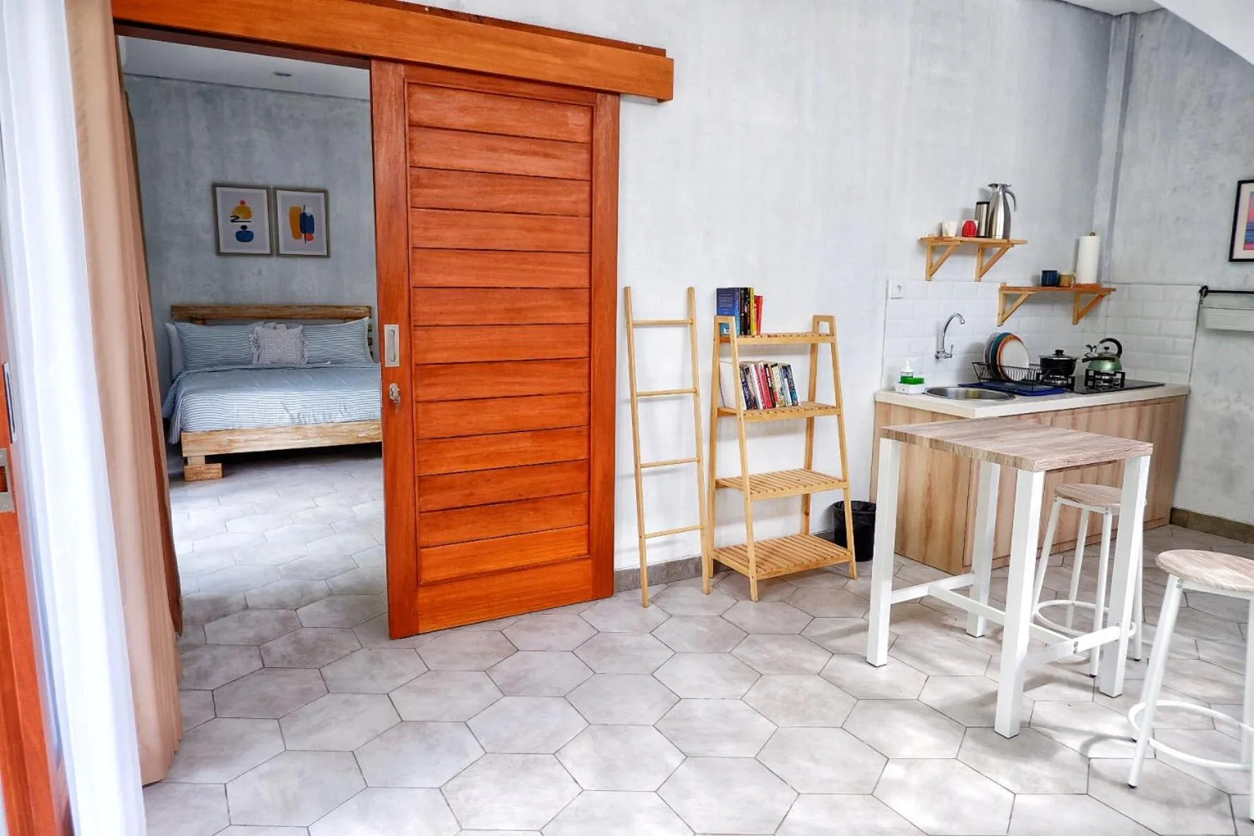 Coffee/tea facilities, Bed in The Sloth Bali