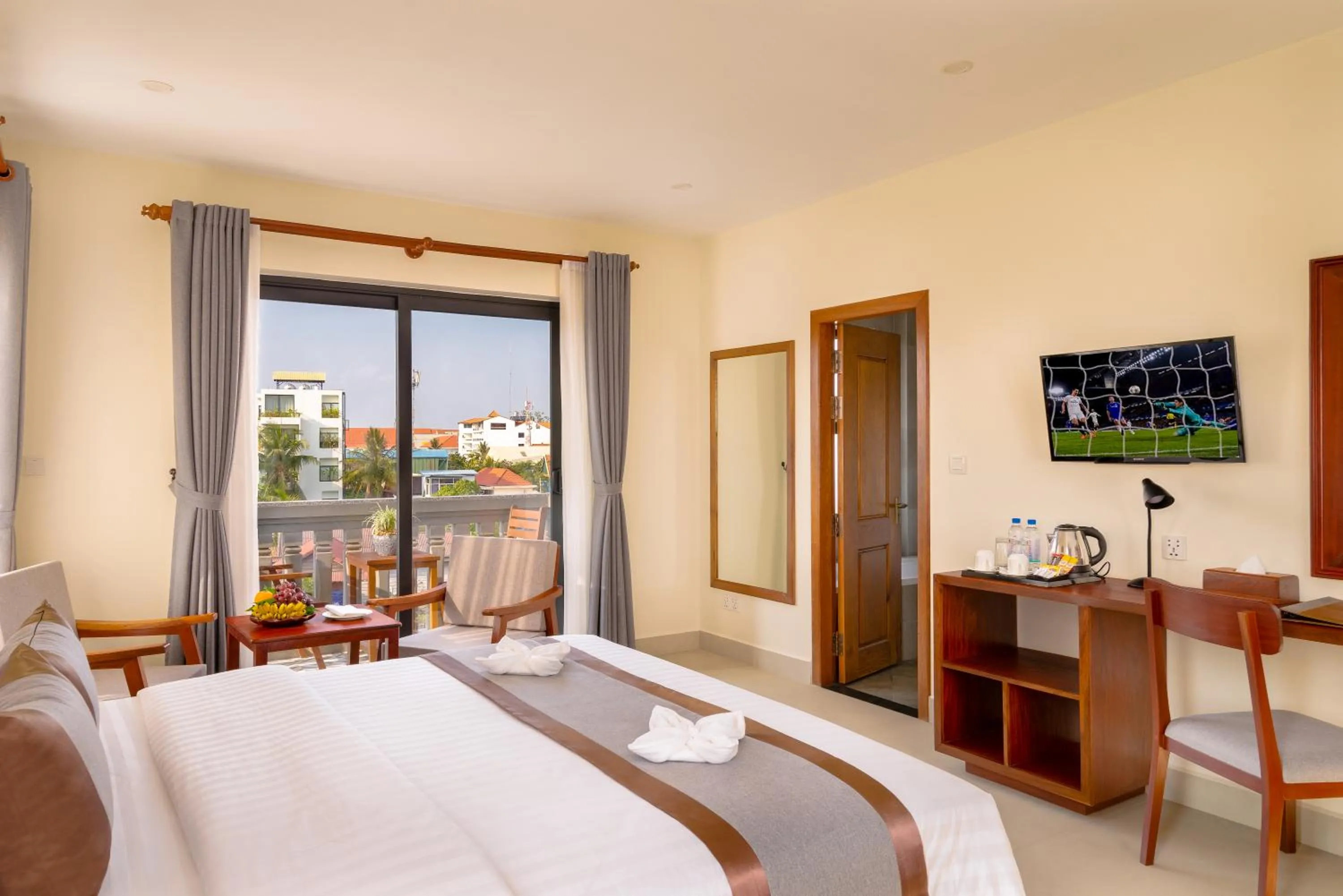 Bed in Mony Reach Angkor Hotel