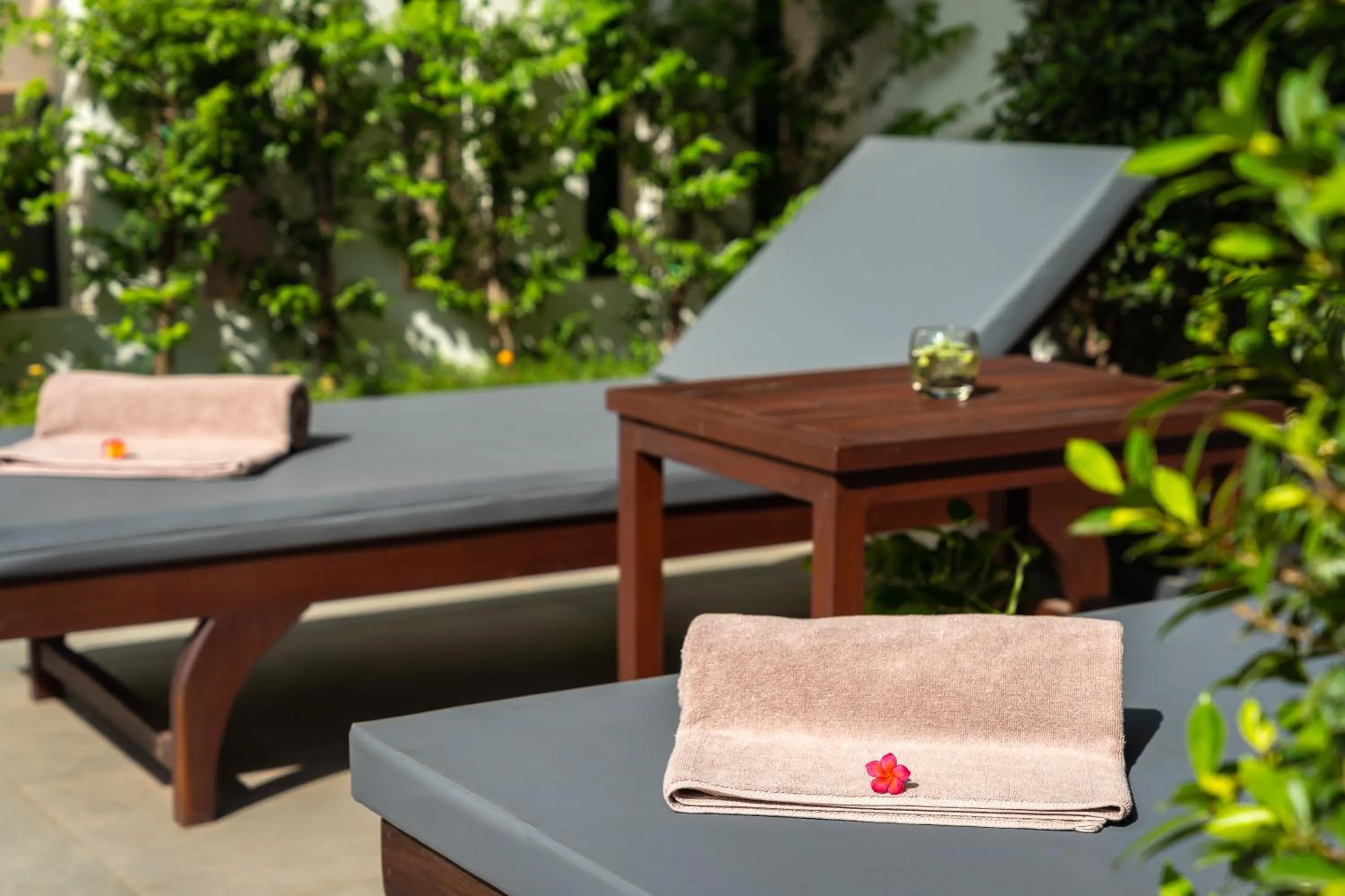 Swimming pool in Mony Reach Angkor Hotel