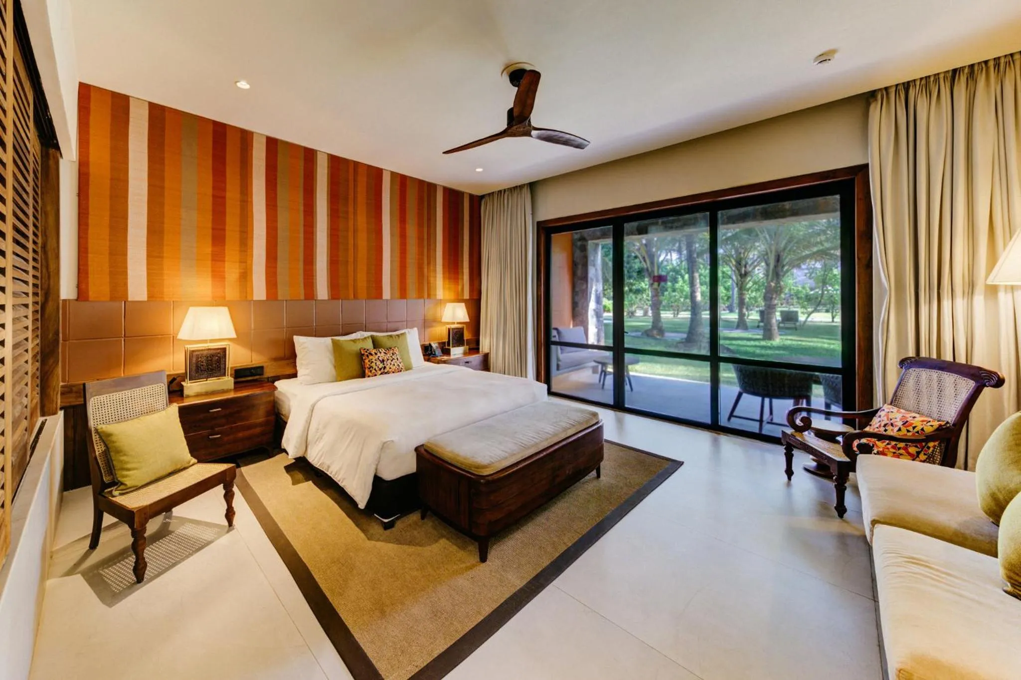 Bedroom, Bed in Cinnamon Bentota Beach - Signature Selection