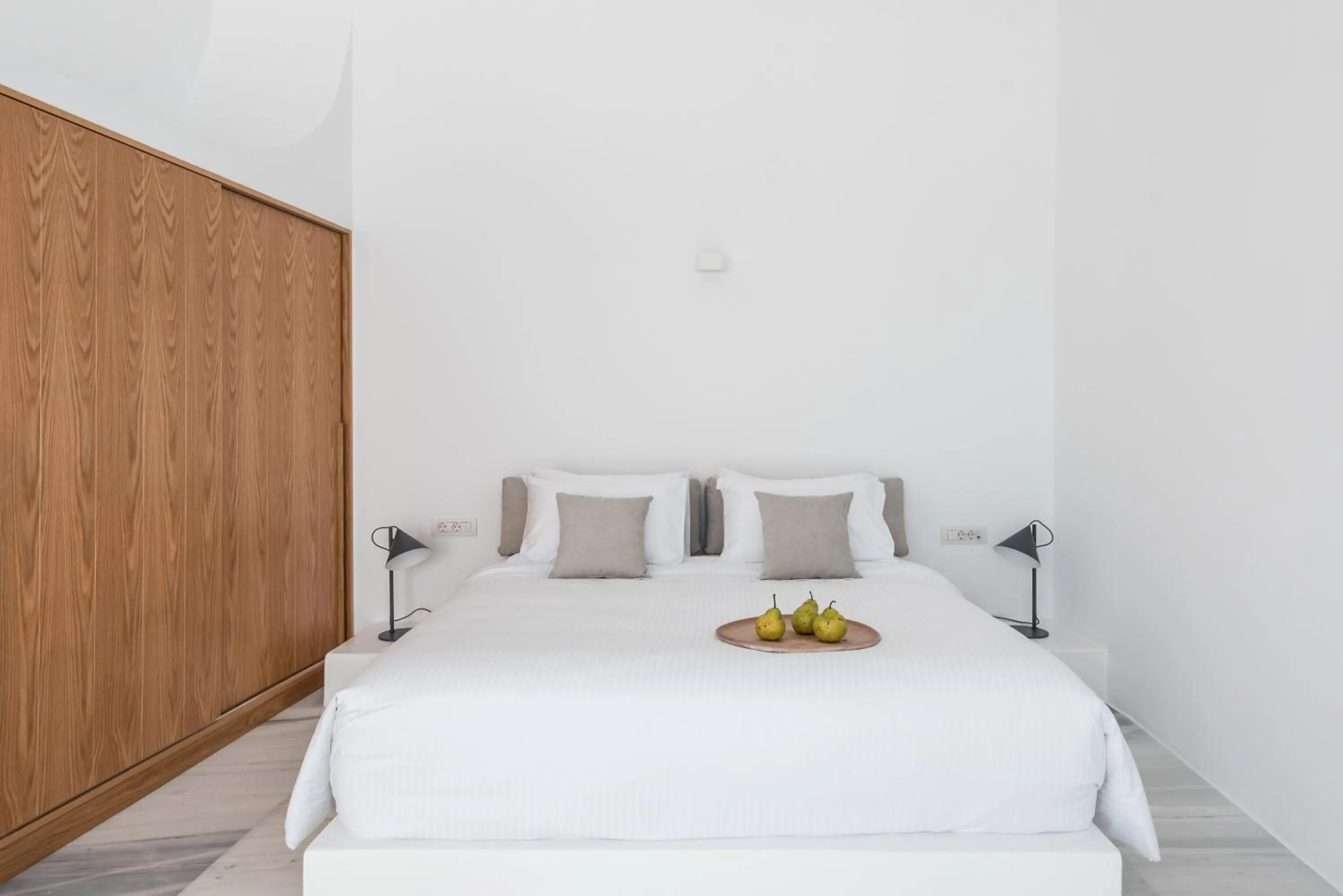 Bedroom, Bed in White Ark