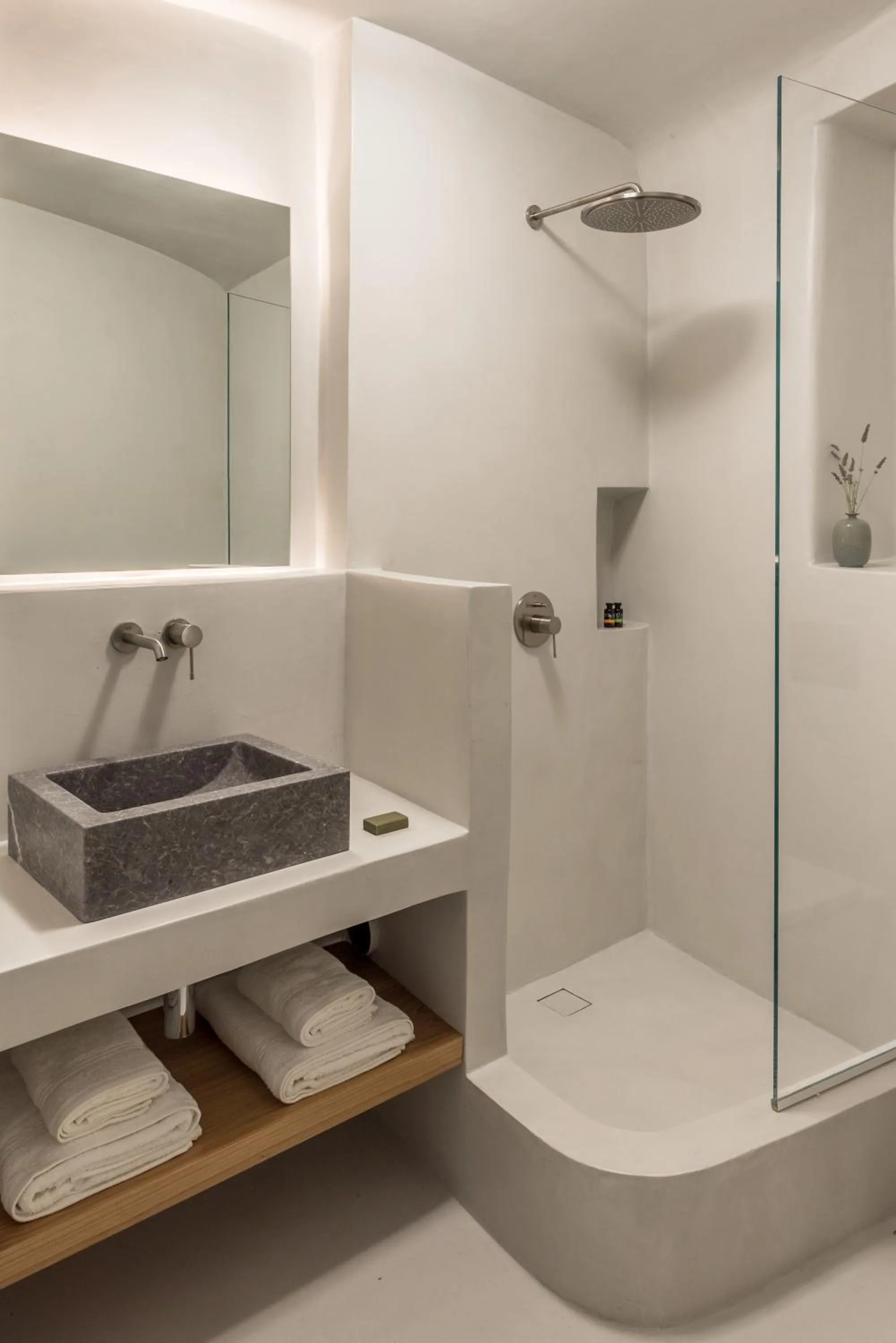 Bathroom in White Ark