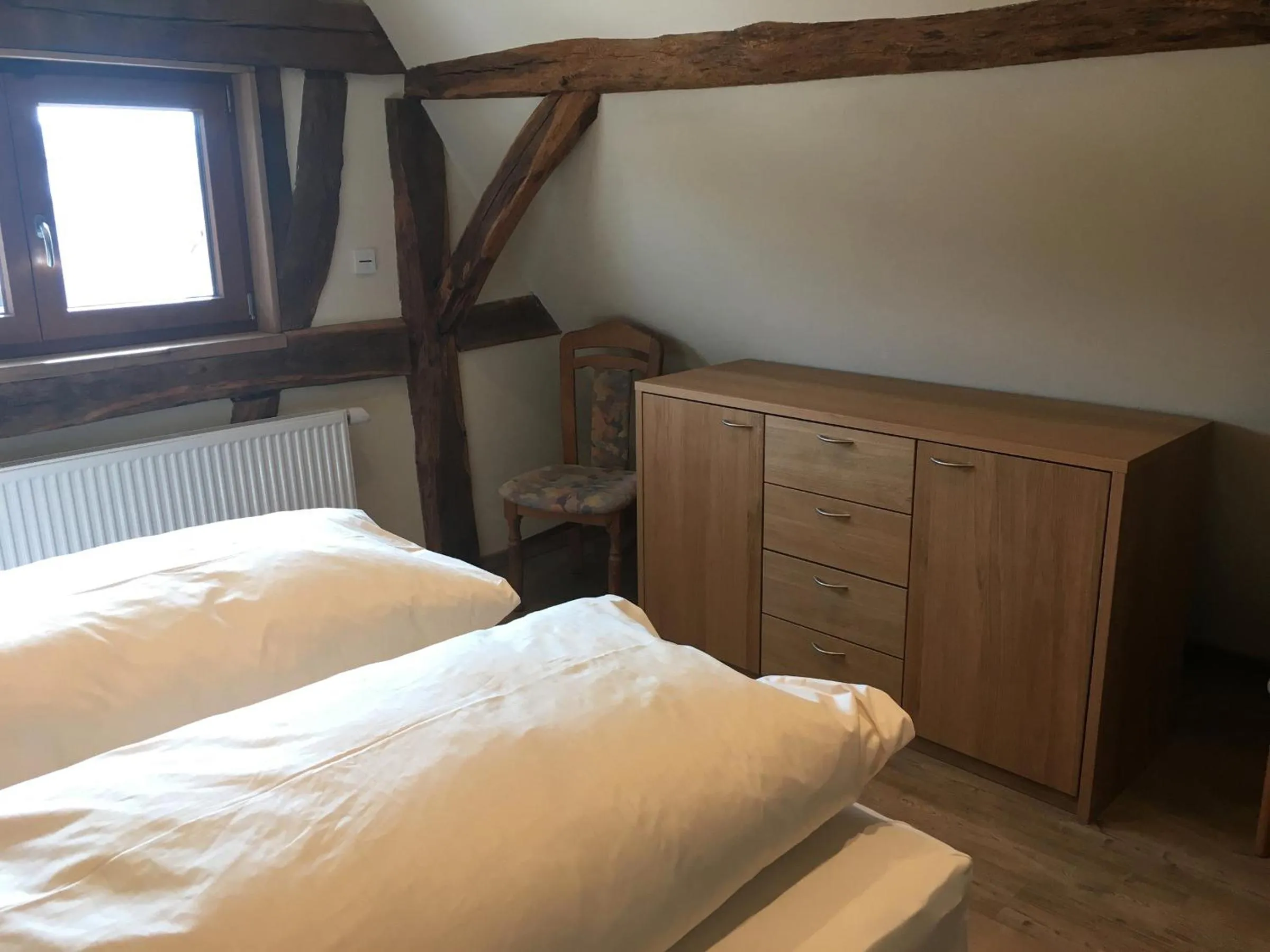 Property building, Bed in Gasthof Zum Ochsen