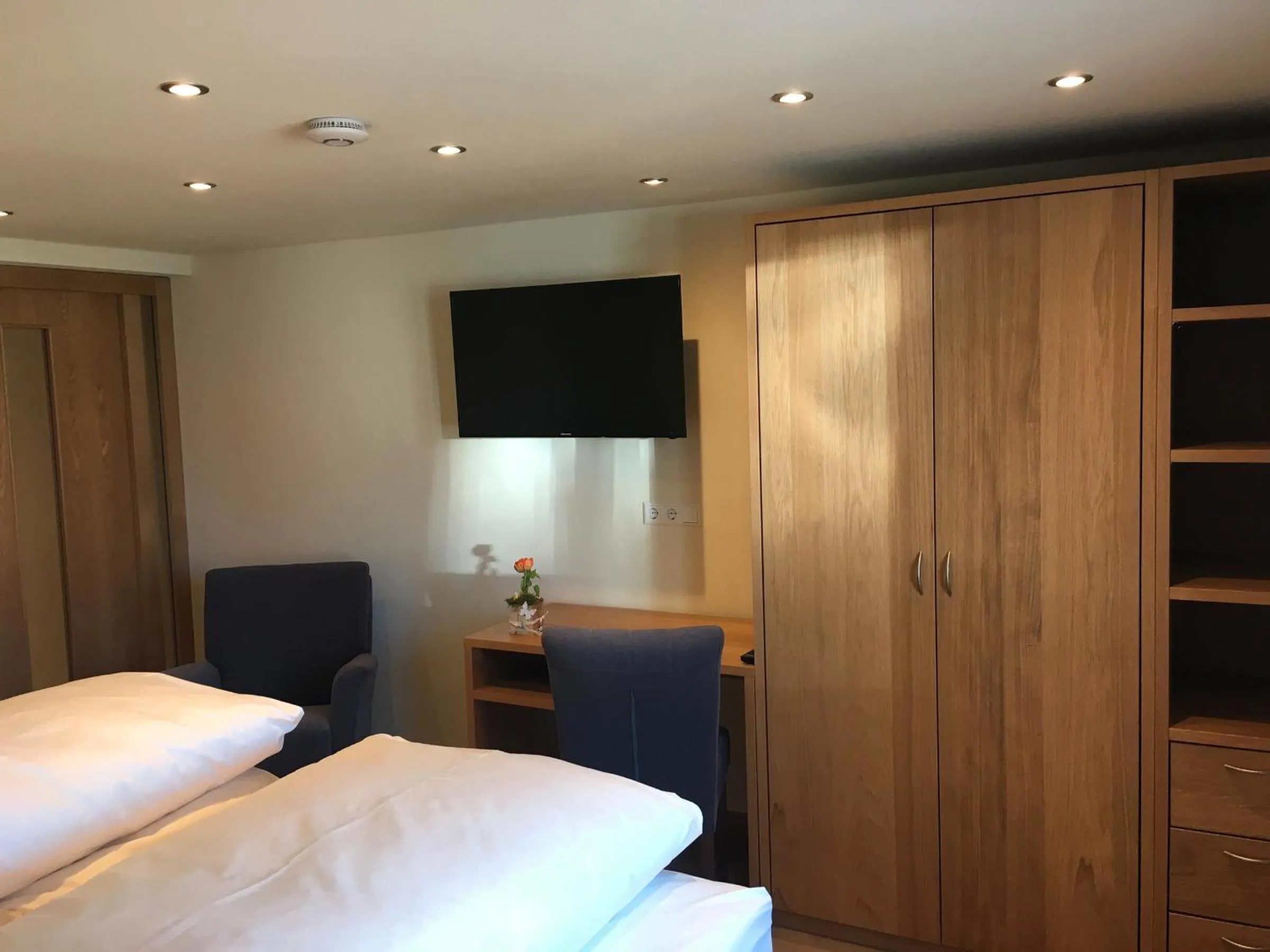 Living room, Bed in Gasthof Zum Ochsen