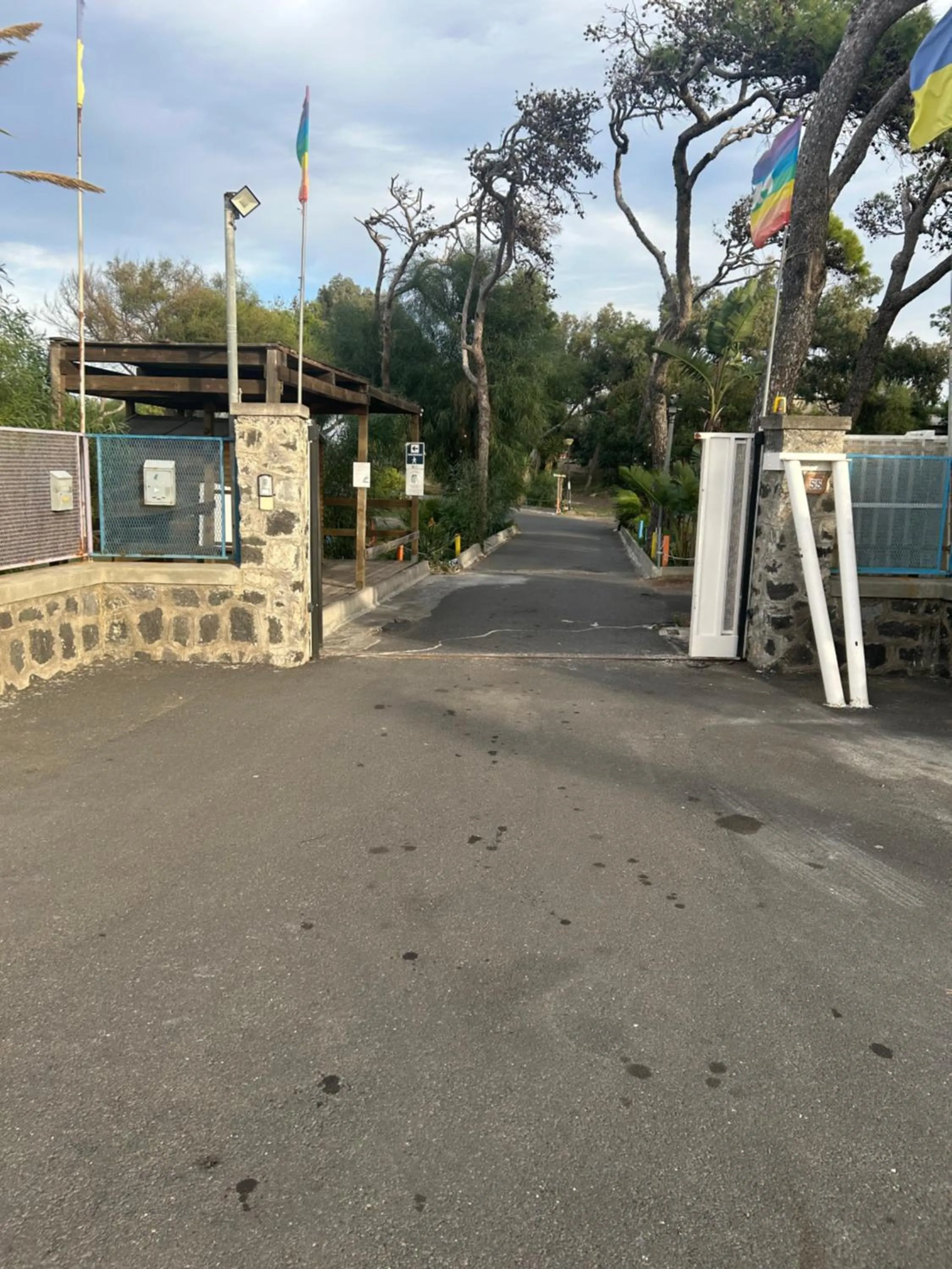 Facade/entrance in Beteyà Hostel Don Bosco