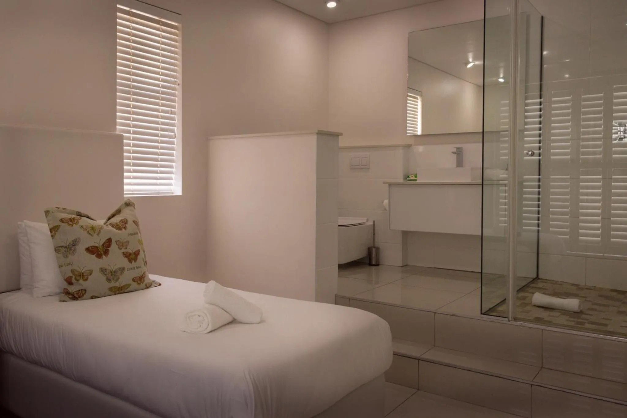 Bedroom, Bed in Beach Club Self Catering Apartments