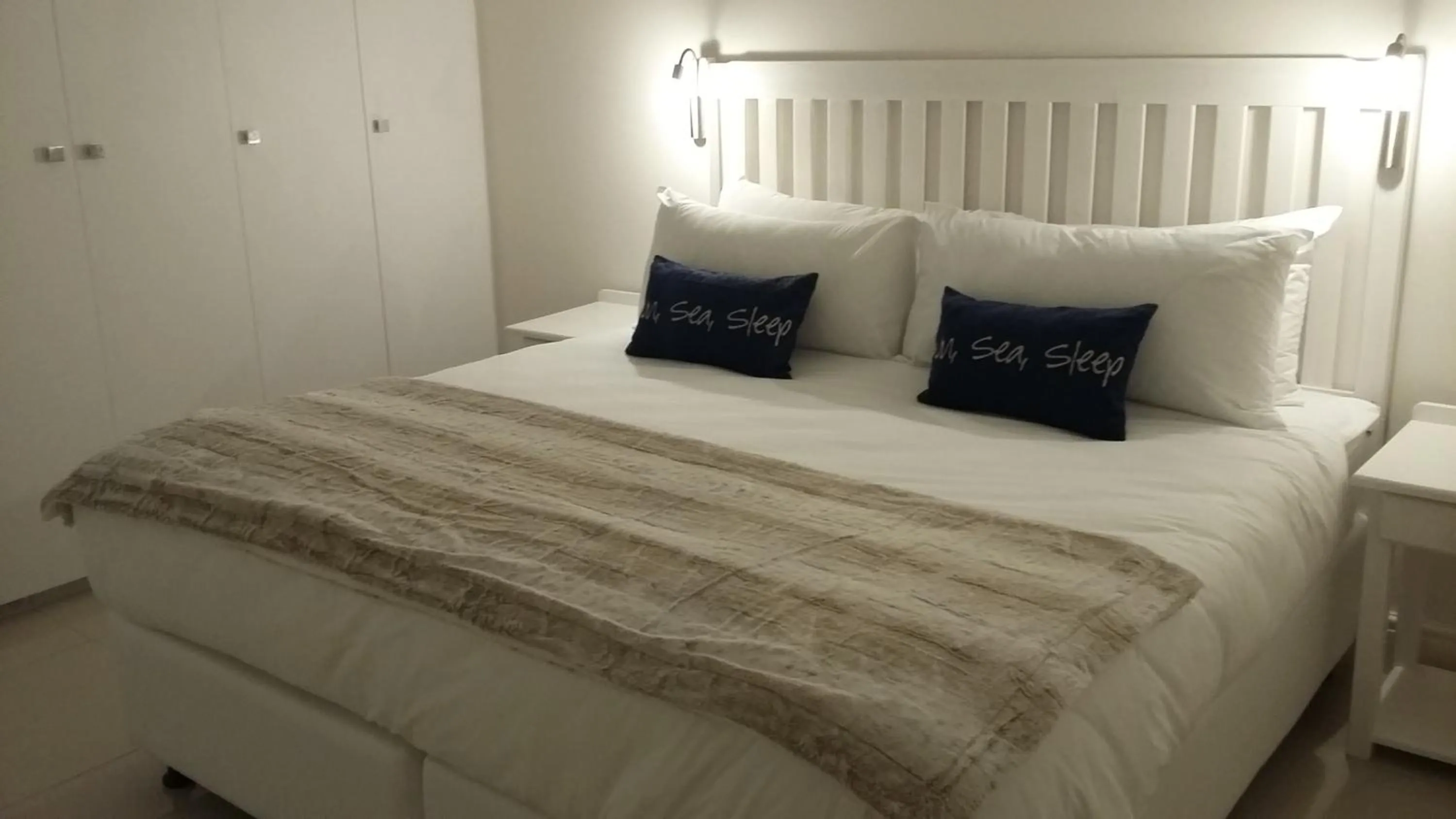Bed in Beach Club Self Catering Apartments