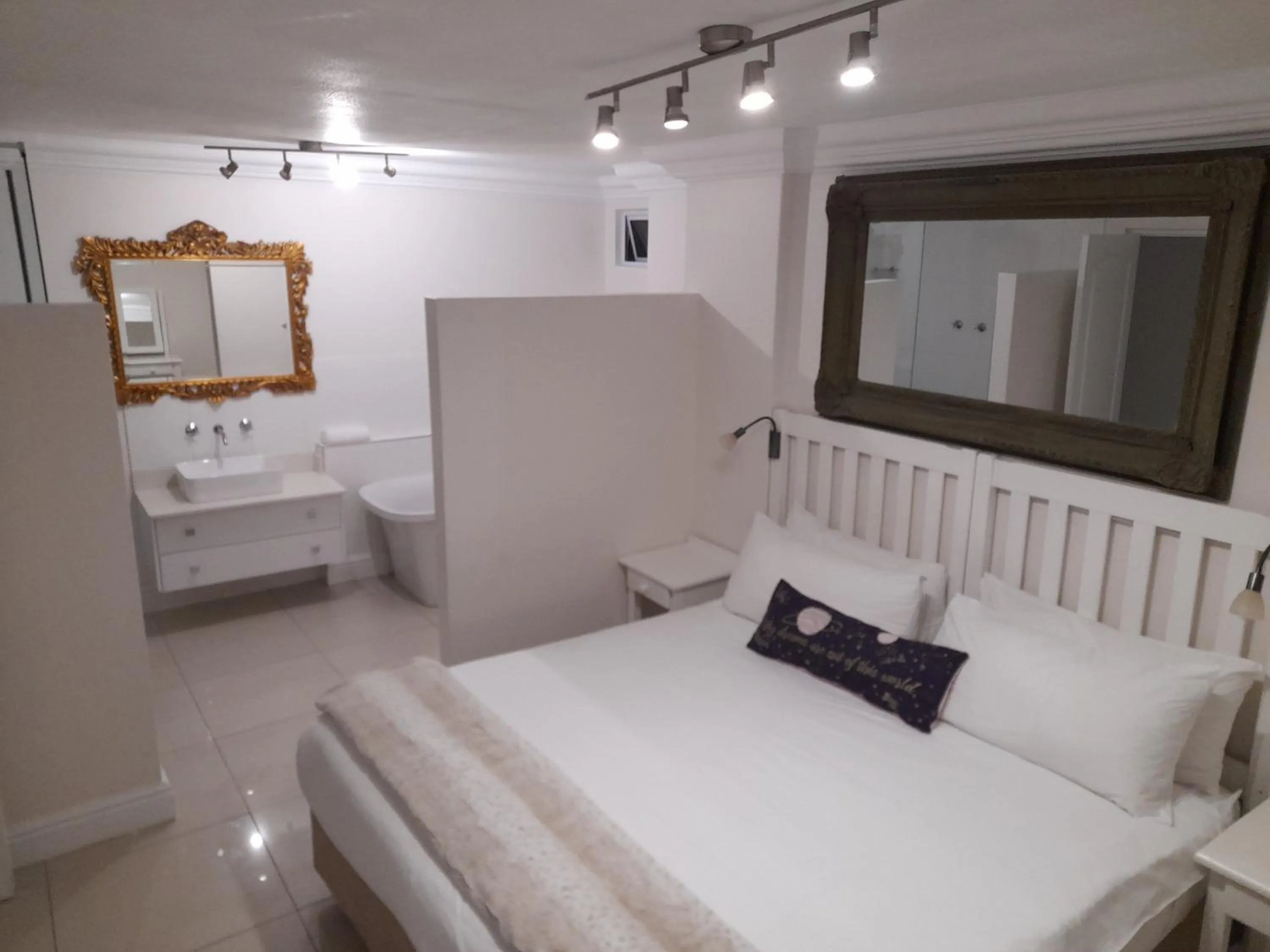 Bedroom, Bed in Beach Club Self Catering Apartments