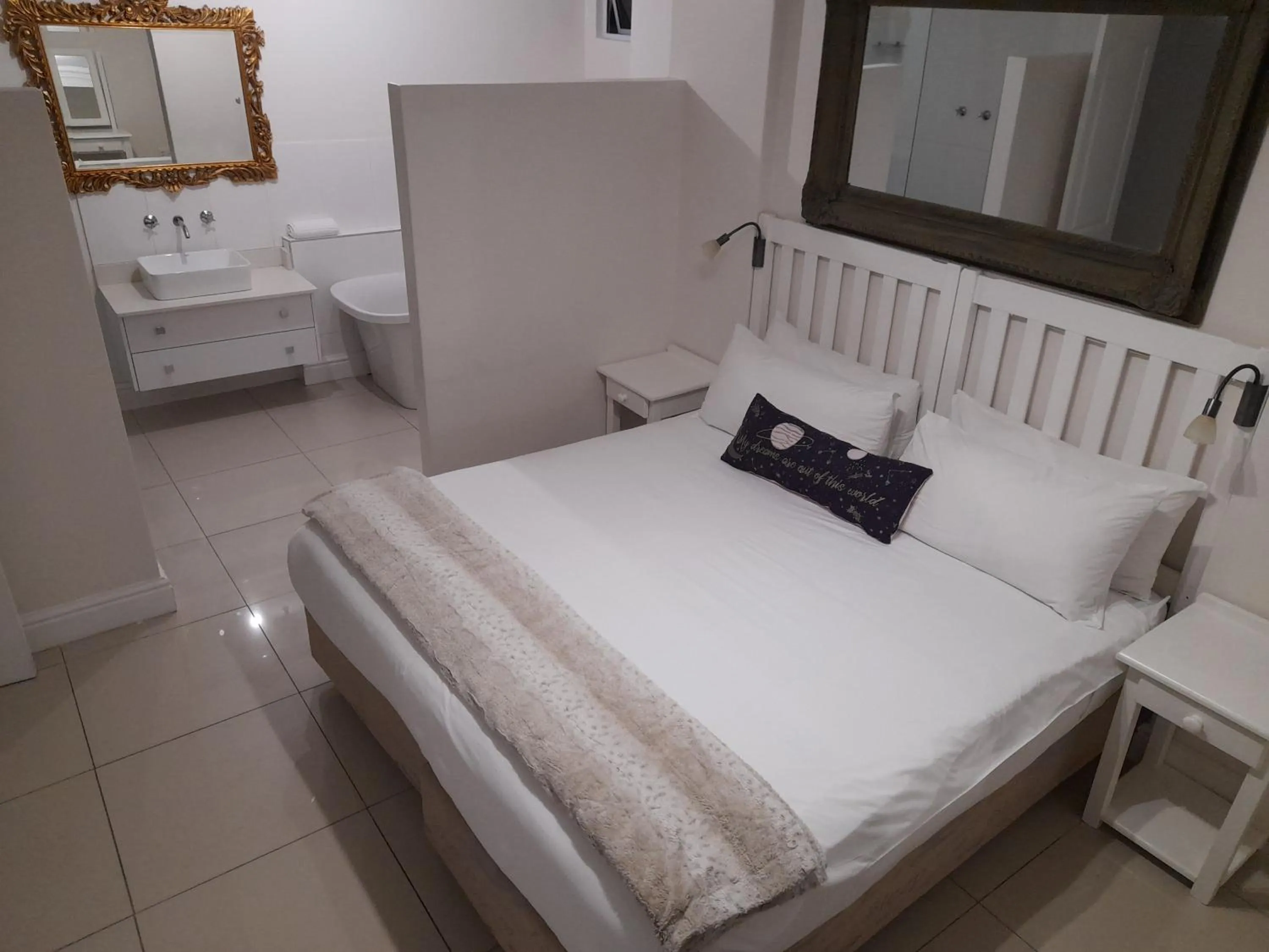 Bedroom, Bed in Beach Club Self Catering Apartments