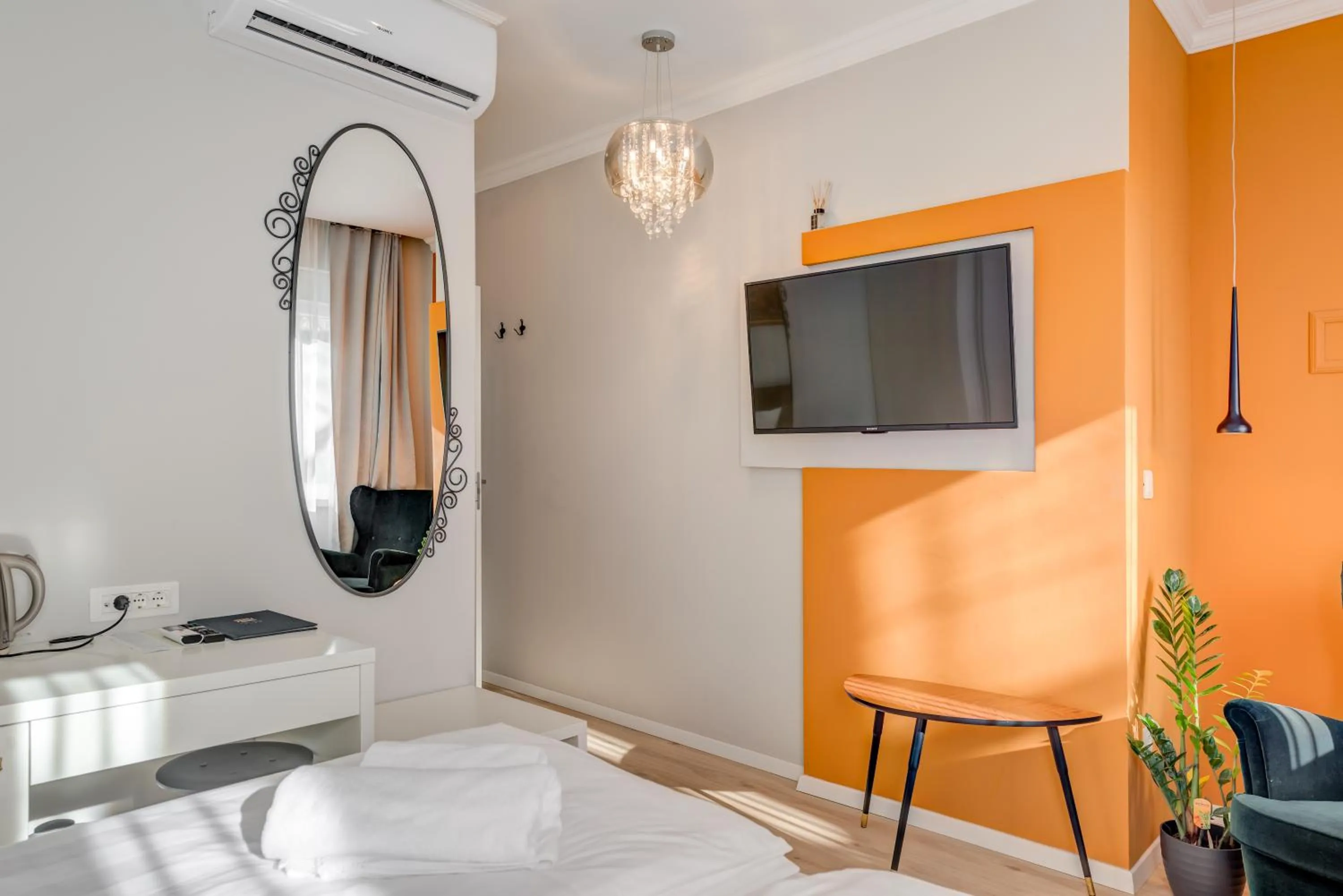 TV and multimedia, Bed in Piano Suites