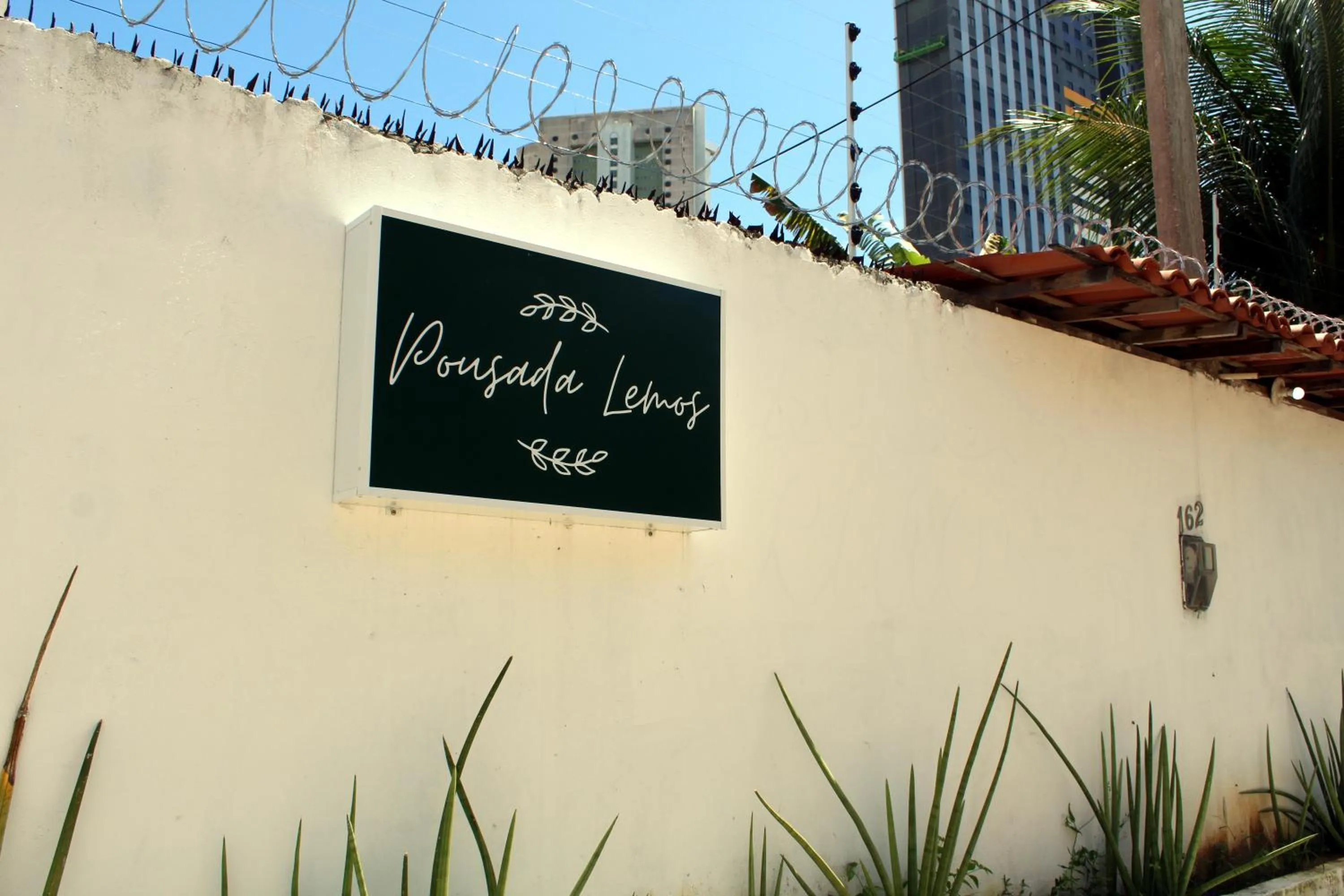 Facade/entrance in Pousada Lemos