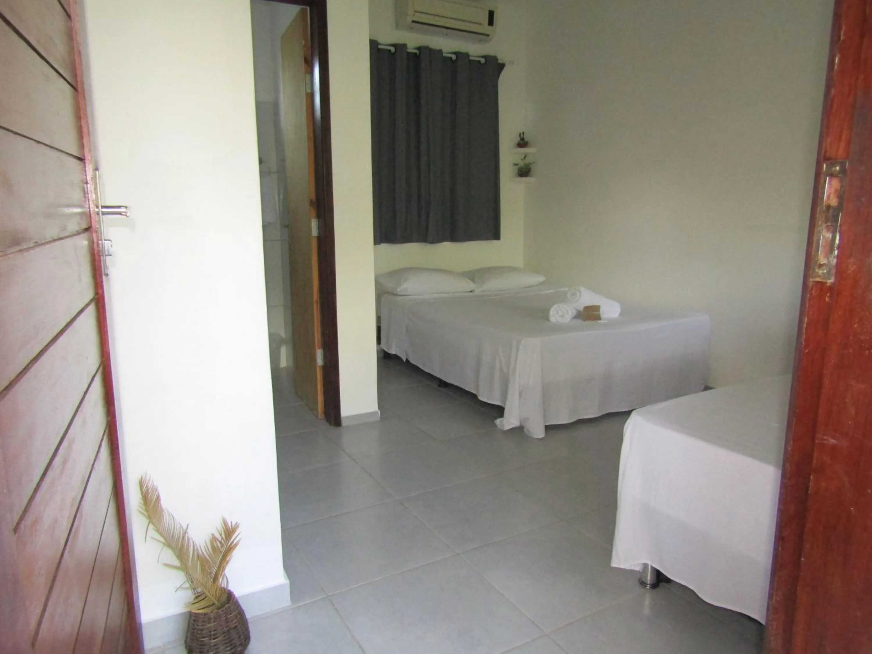 Photo of the whole room, Bed in Pousada Lemos
