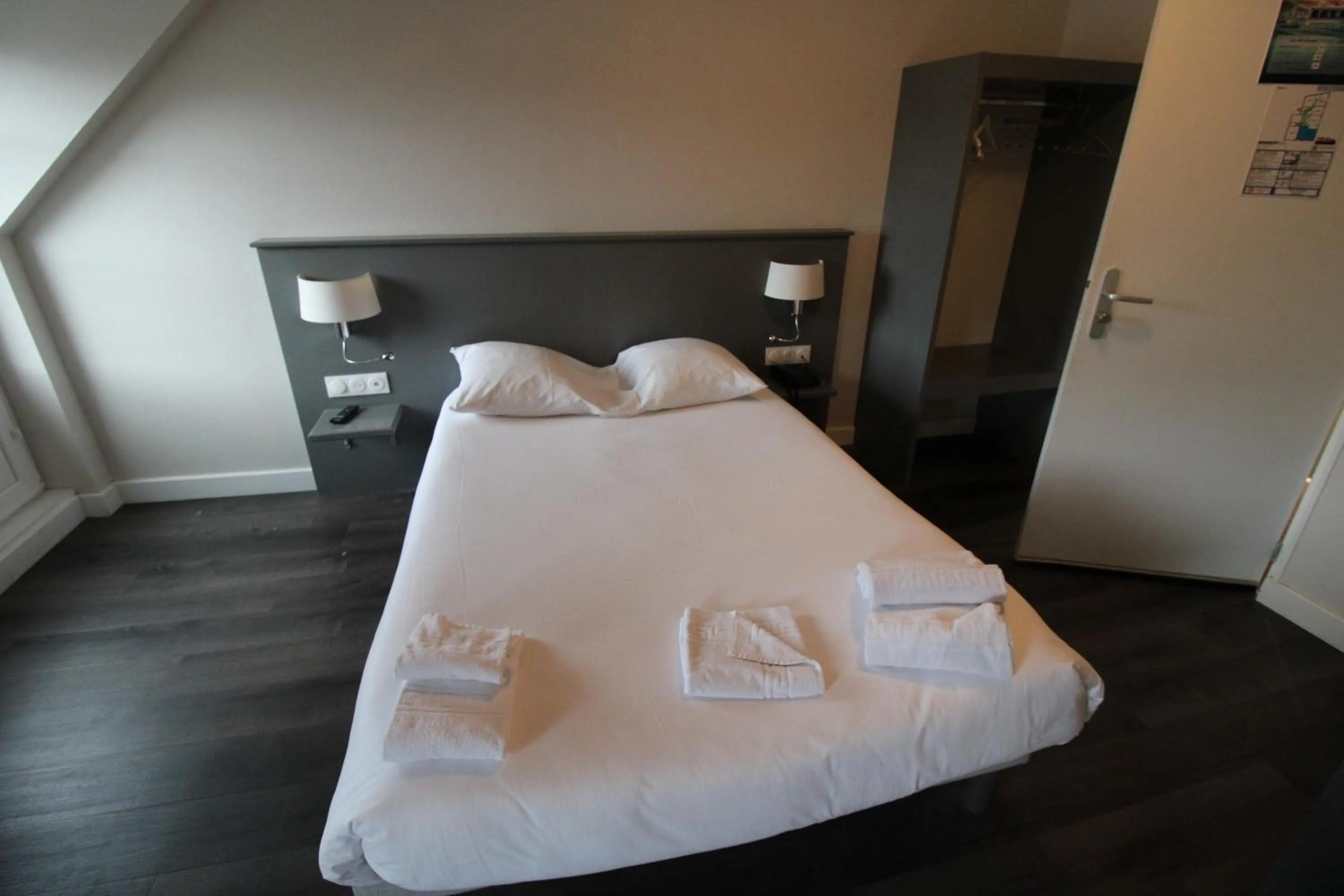 Bedroom in Hôtel Casabianca