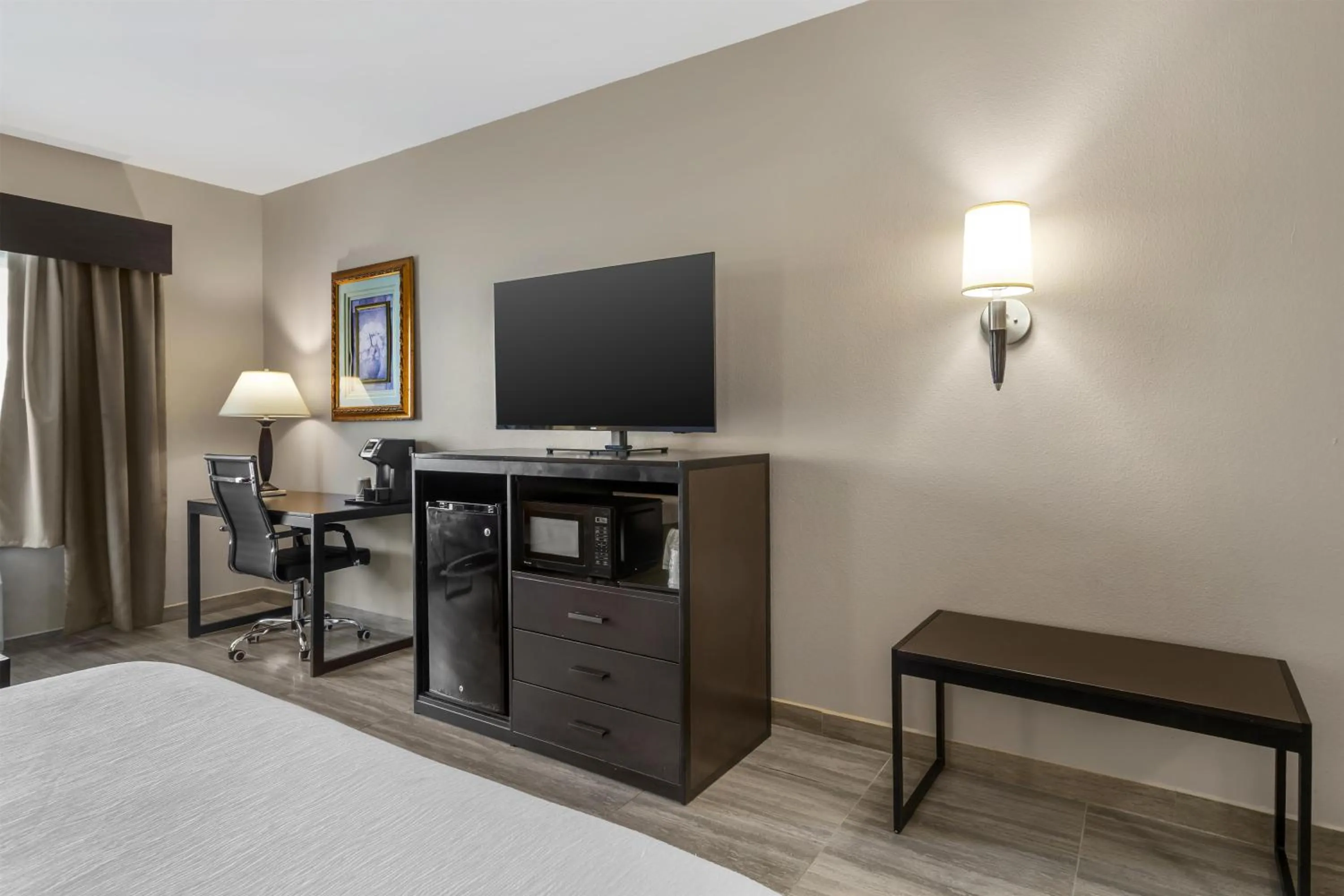 Bedroom, Bed in Best Western Plus Heritage Inn & Suites Houston