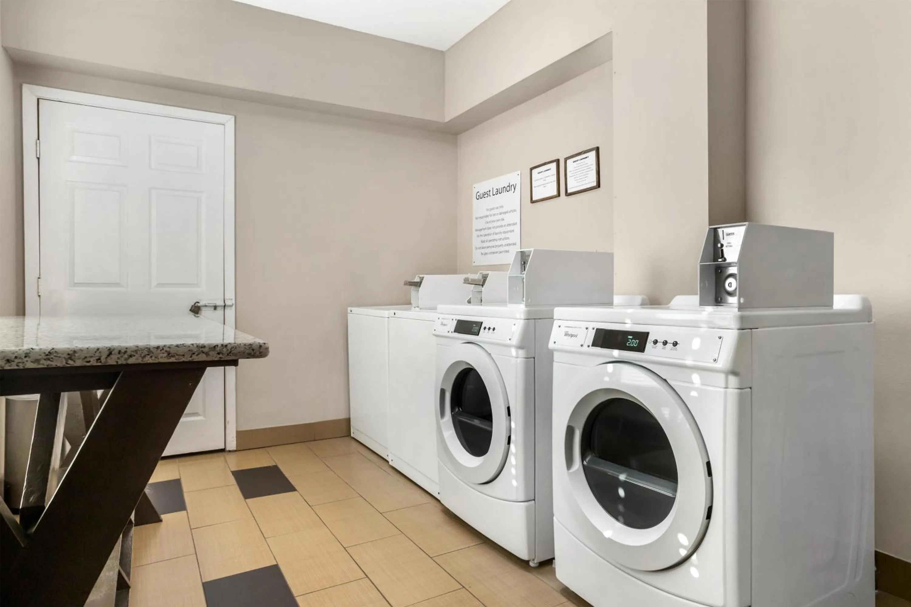 laundry in Best Western Plus Heritage Inn & Suites Houston