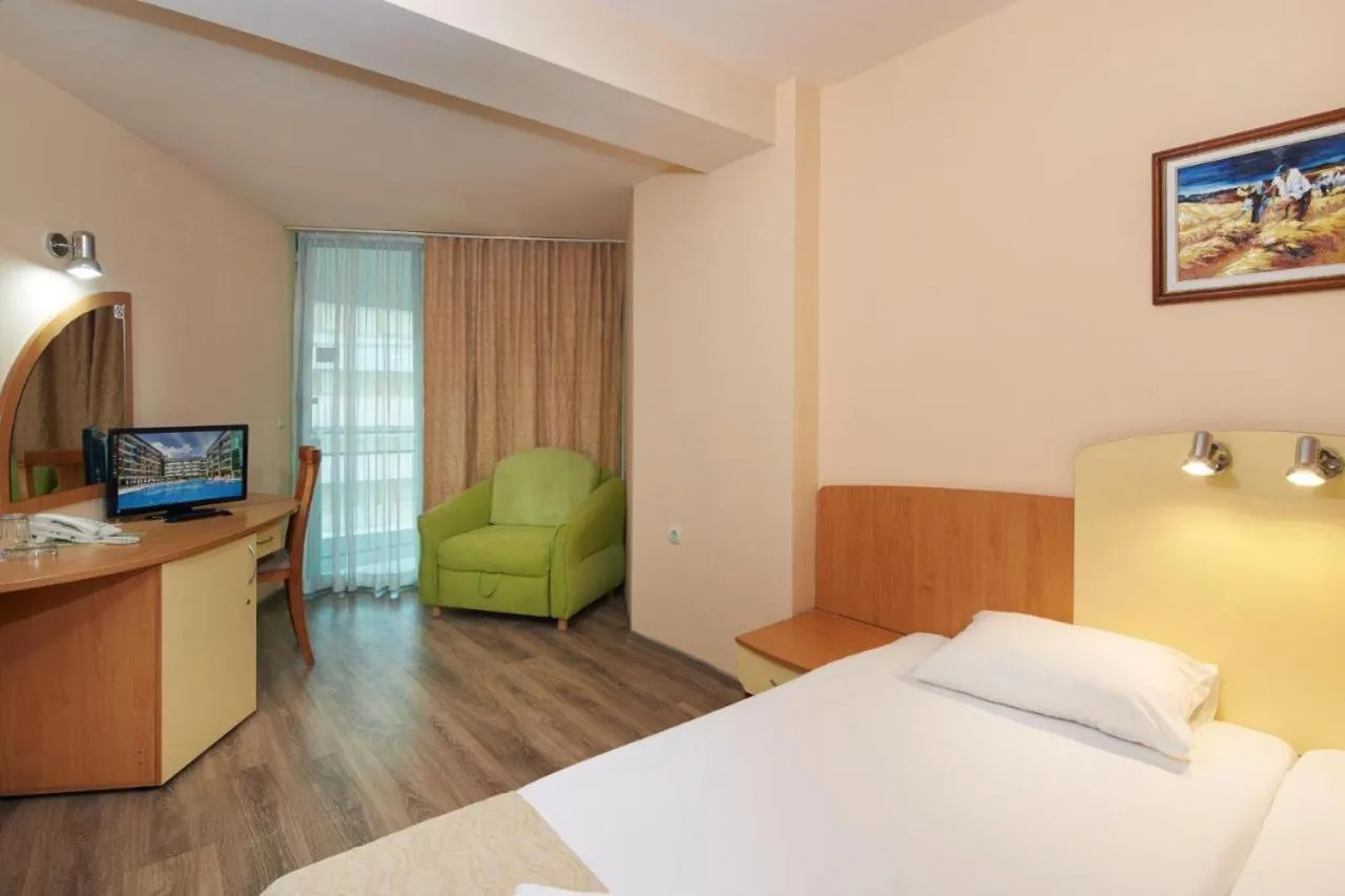 Bed in Diamond Hotel - All Inclusive