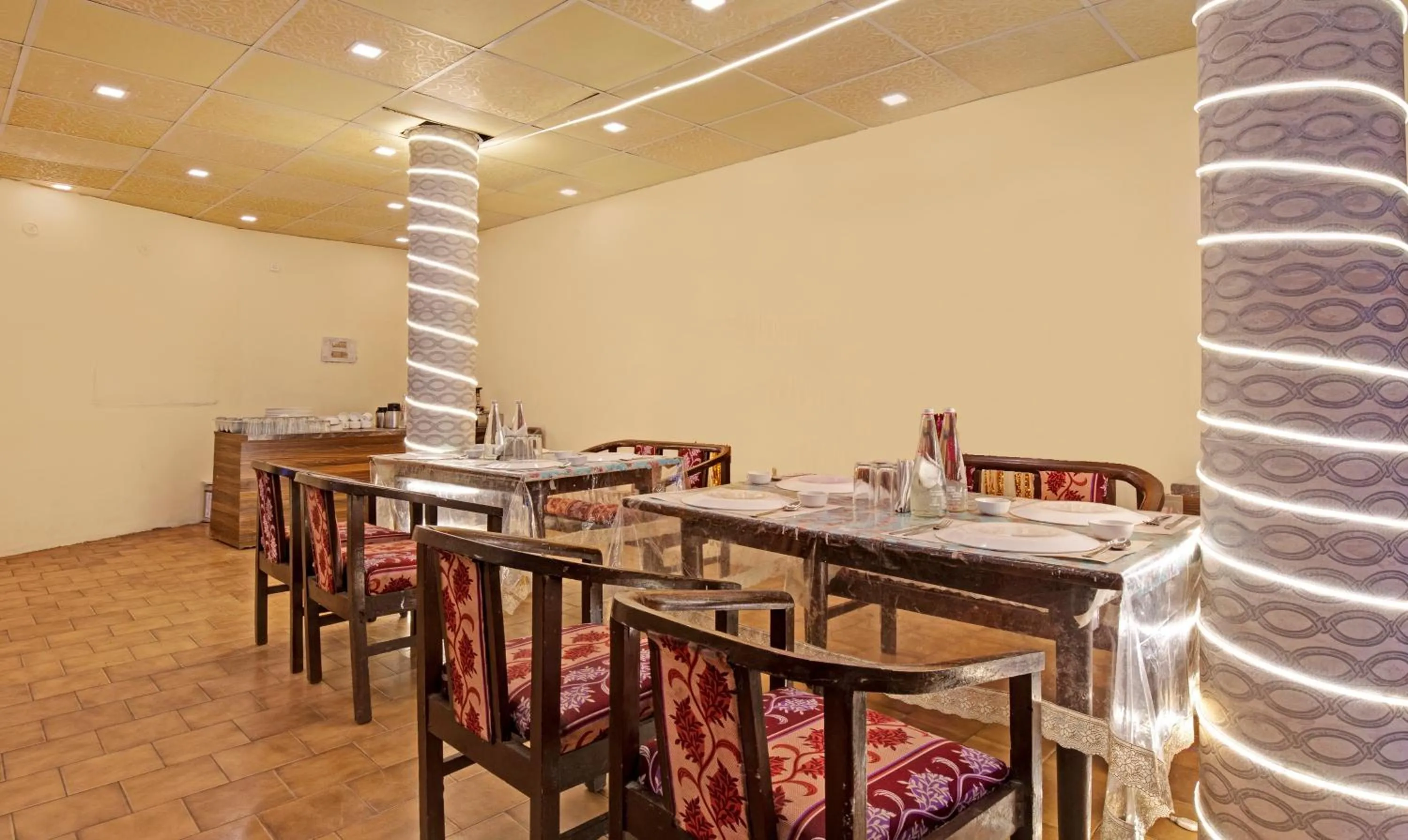 Restaurant/places to eat in Treebo Kosmos Anamika, 1 Km From Nainital Lake