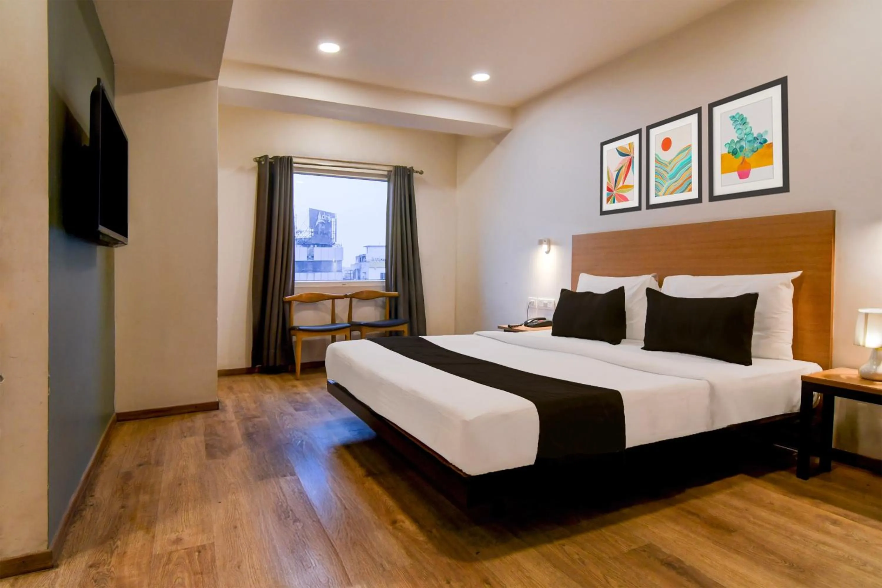 Bedroom, Bed in Super Townhouse VIP Road Formerly The Sky