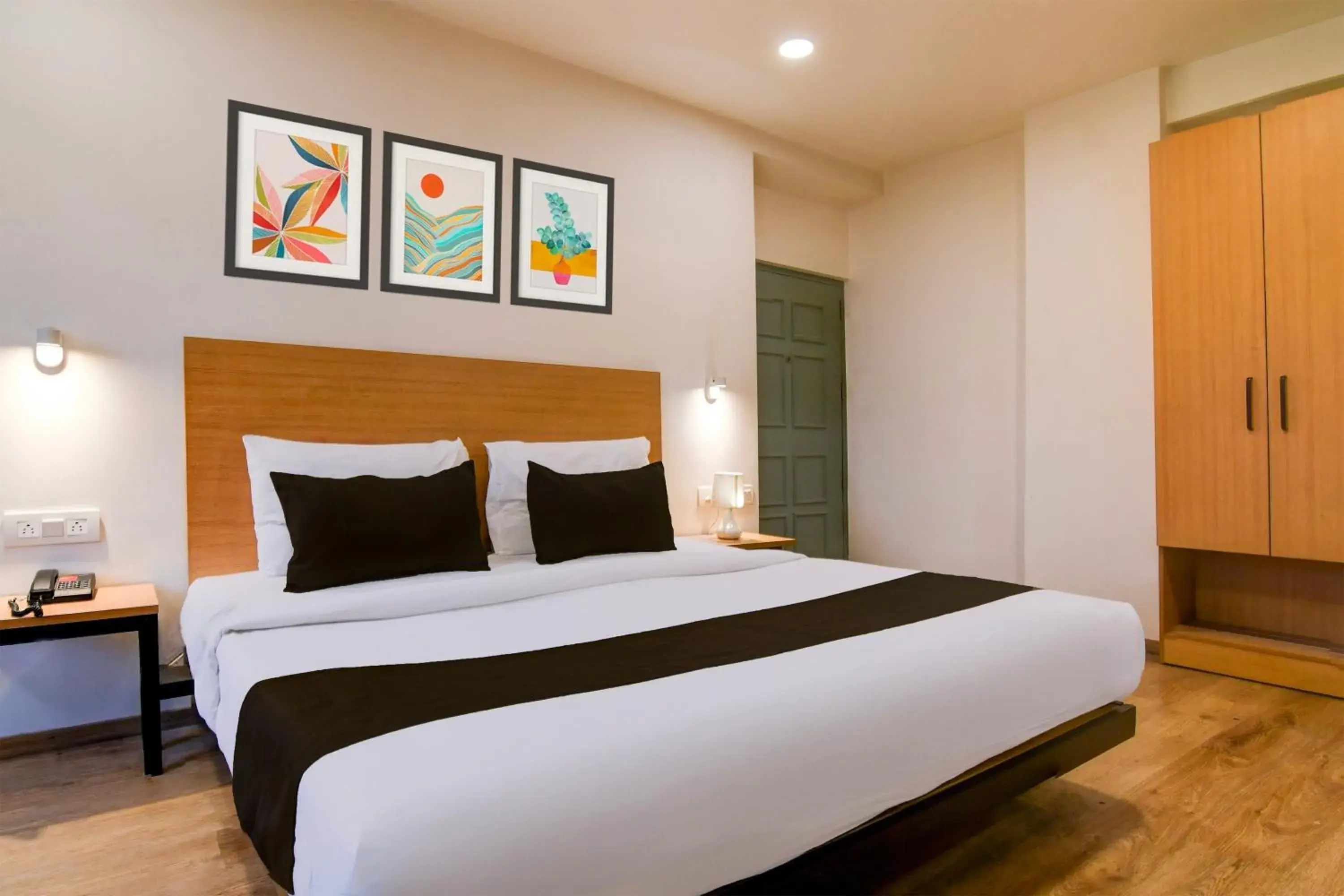 Classic Triple Room - single occupancy in Super Townhouse VIP Road Formerly The Sky Classic Triple Room - single occupancy in Super Townhouse VIP Road Formerly The Sky