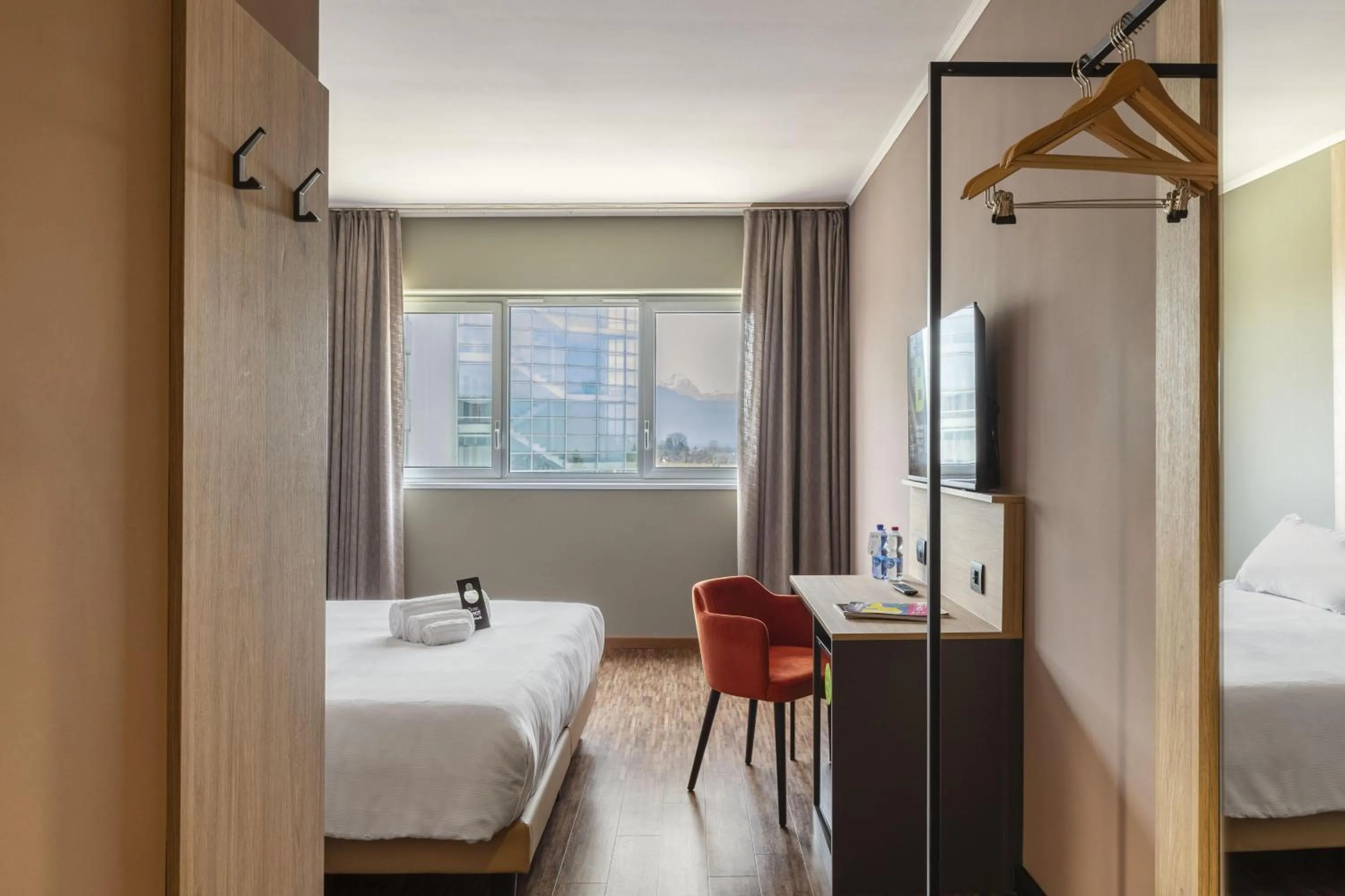 Photo of the whole room, Bed in B&B HOTEL Cuneo Cristal