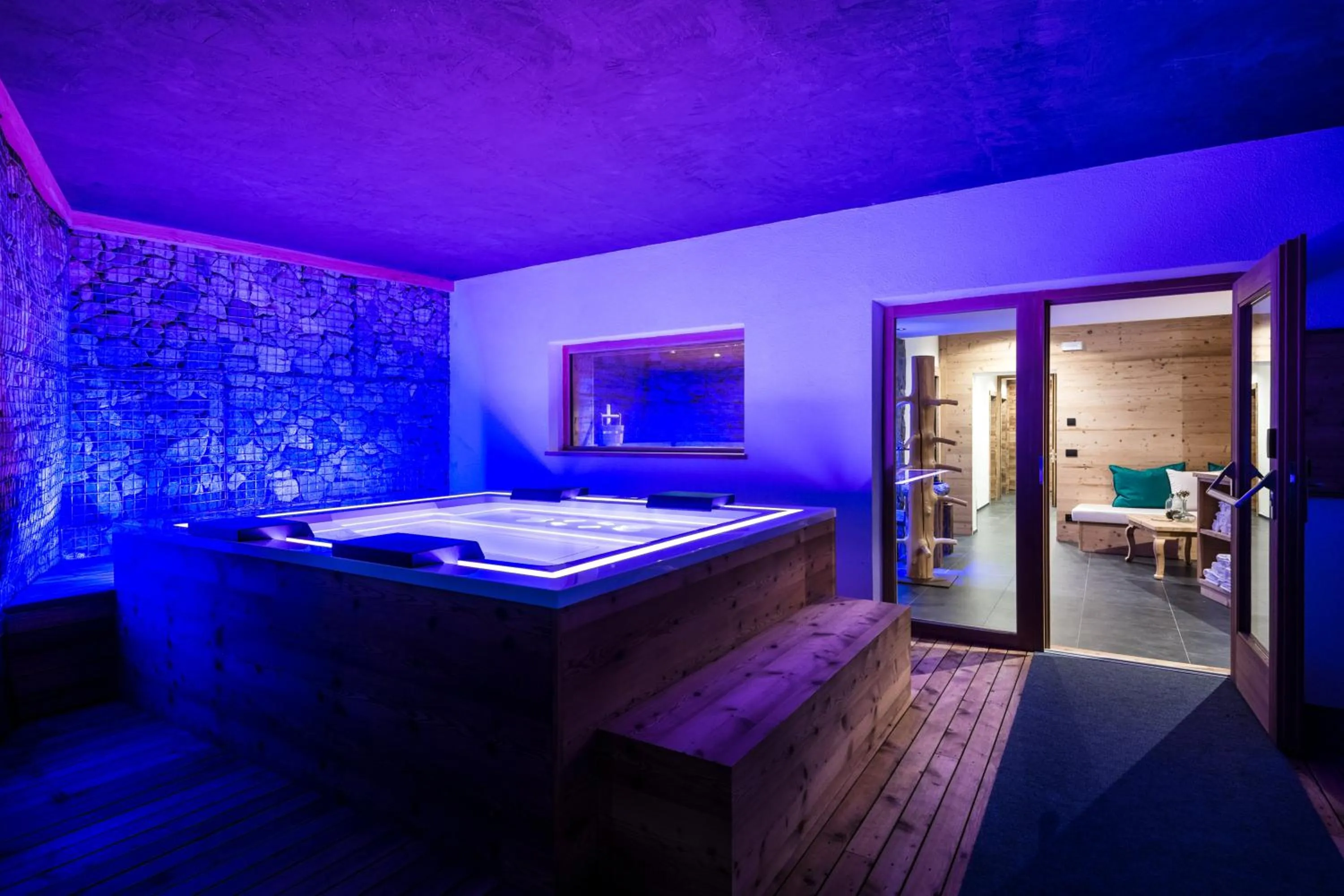 Breakfast, Bed in Les Dolomites Mountain Lodges