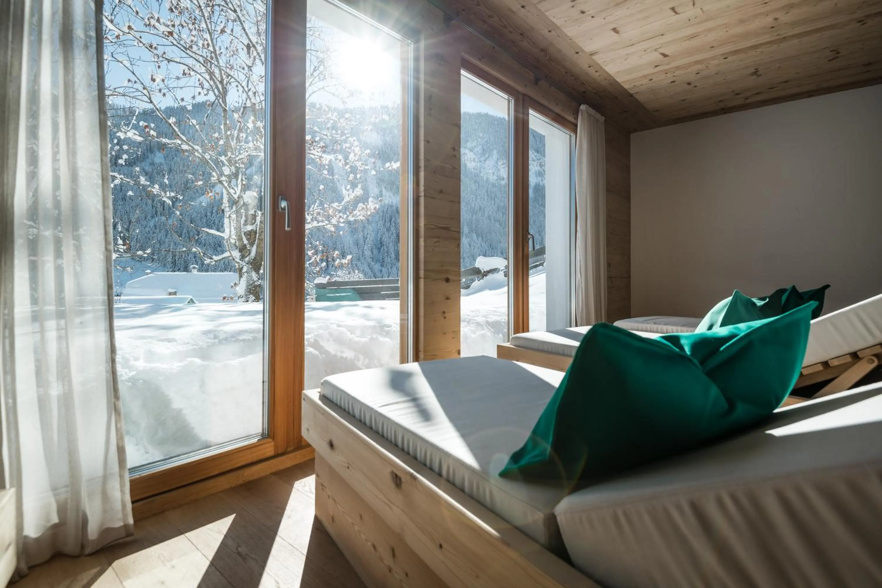 Bed in Les Dolomites Mountain Lodges