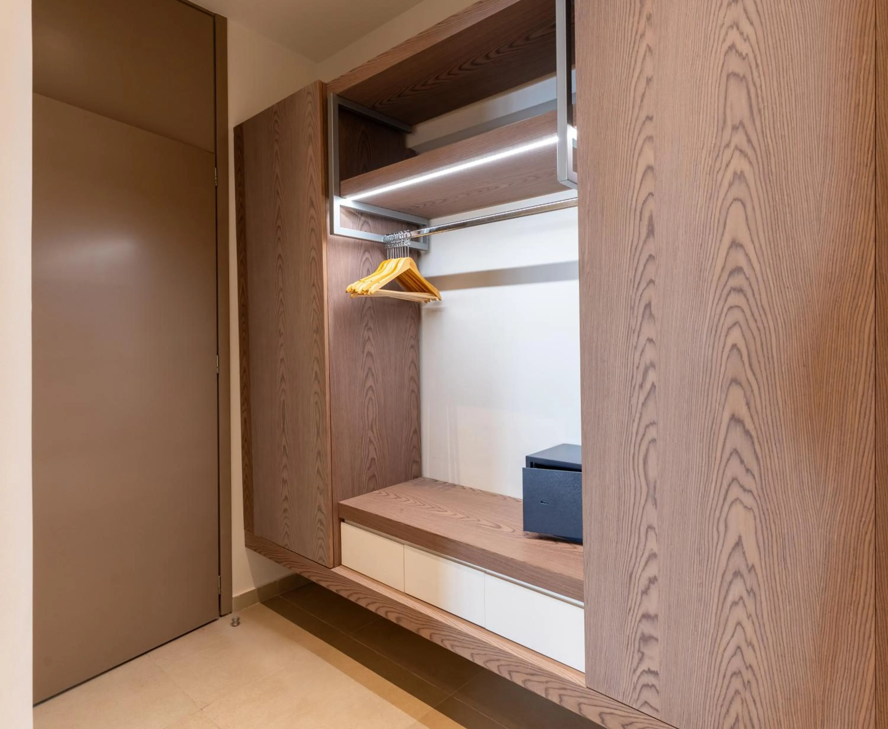 wardrobe in Eva Bay Hotel On The Beach - Adults Only