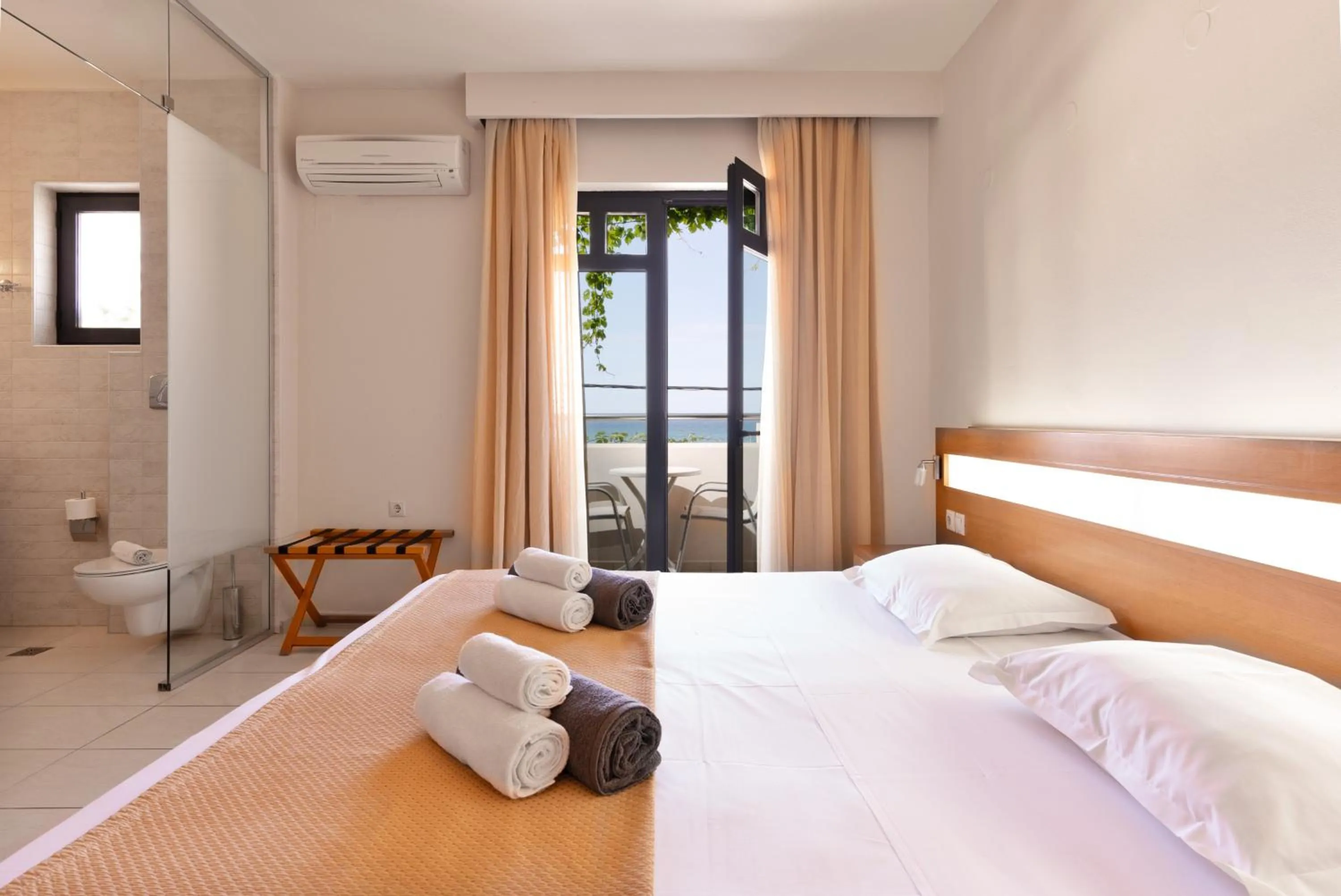 Bedroom, Bed in Eva Bay Hotel On The Beach - Adults Only