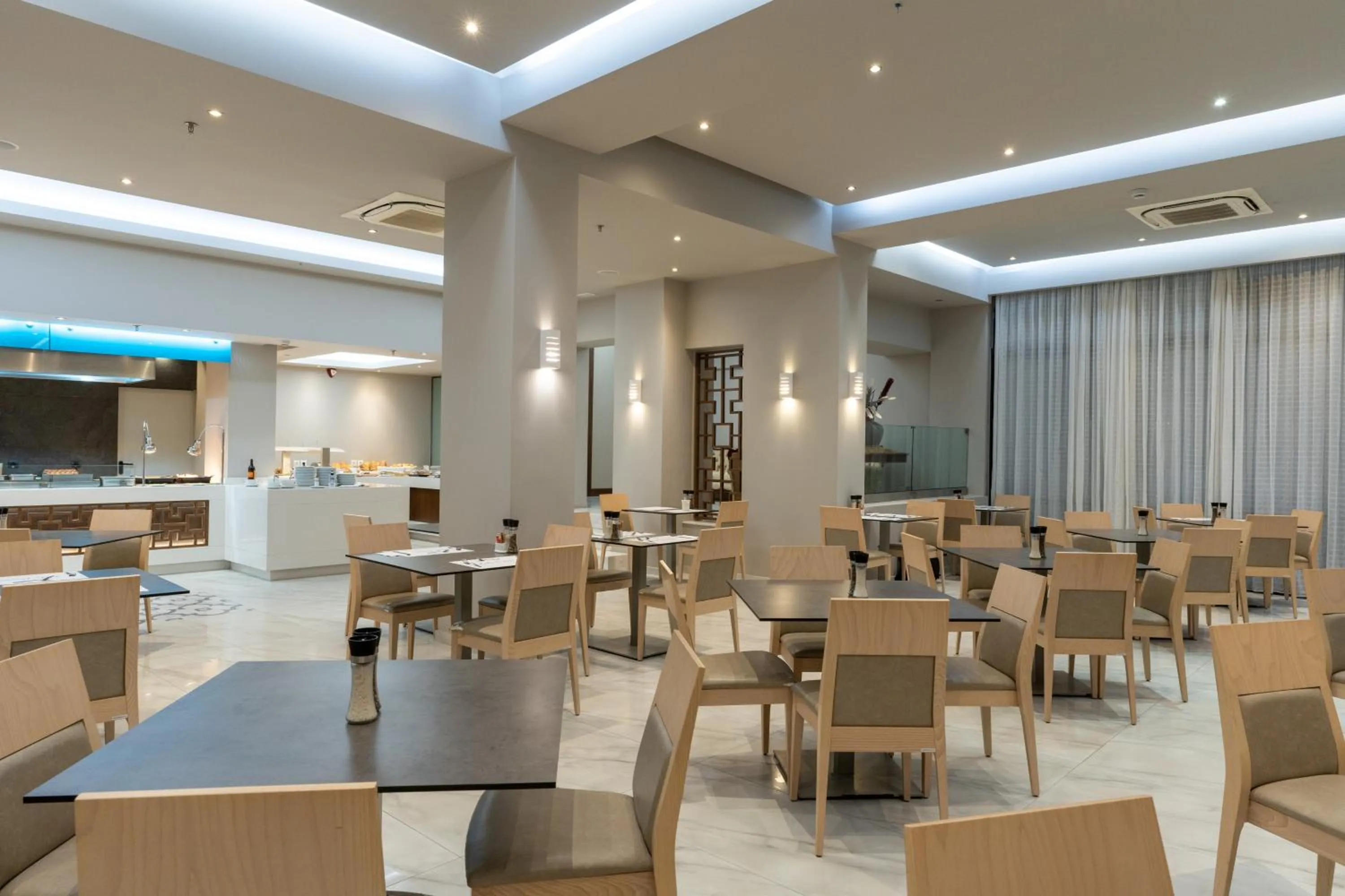 Restaurant/places to eat in Eva Bay Hotel On The Beach - Adults Only