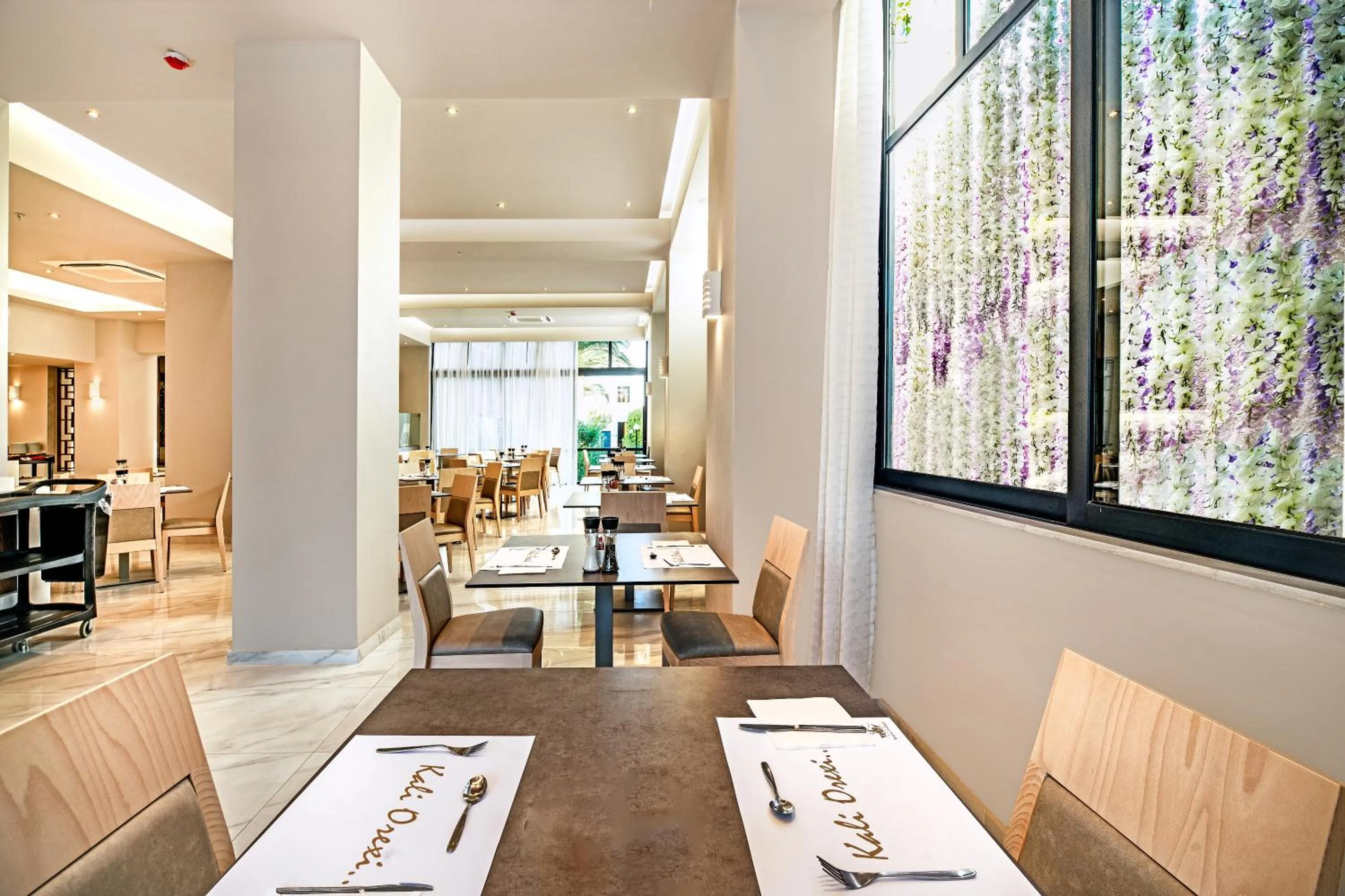 Restaurant/places to eat in Eva Bay Hotel On The Beach - Adults Only