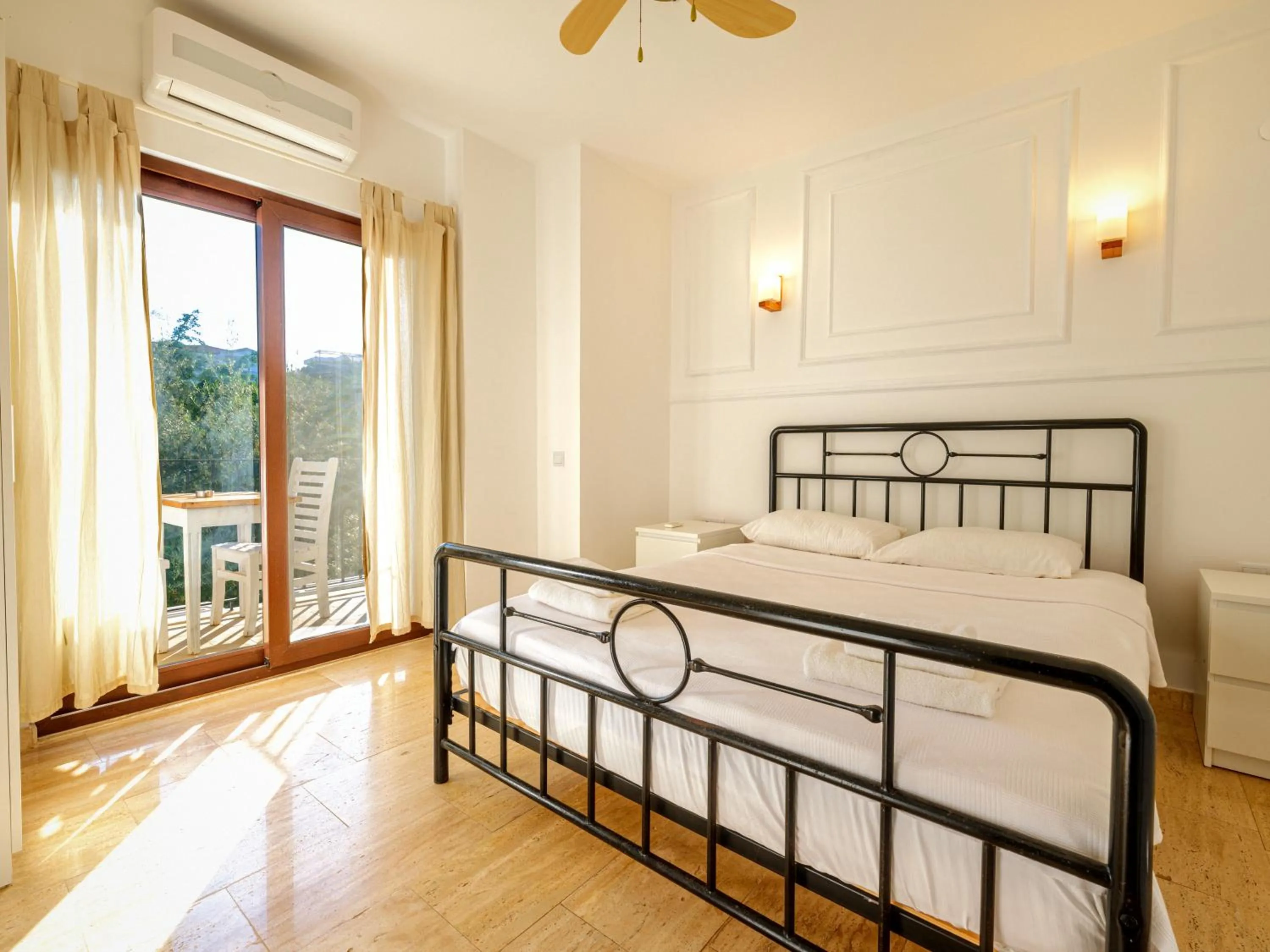 Bed in Sea Garden Kaş Hotel