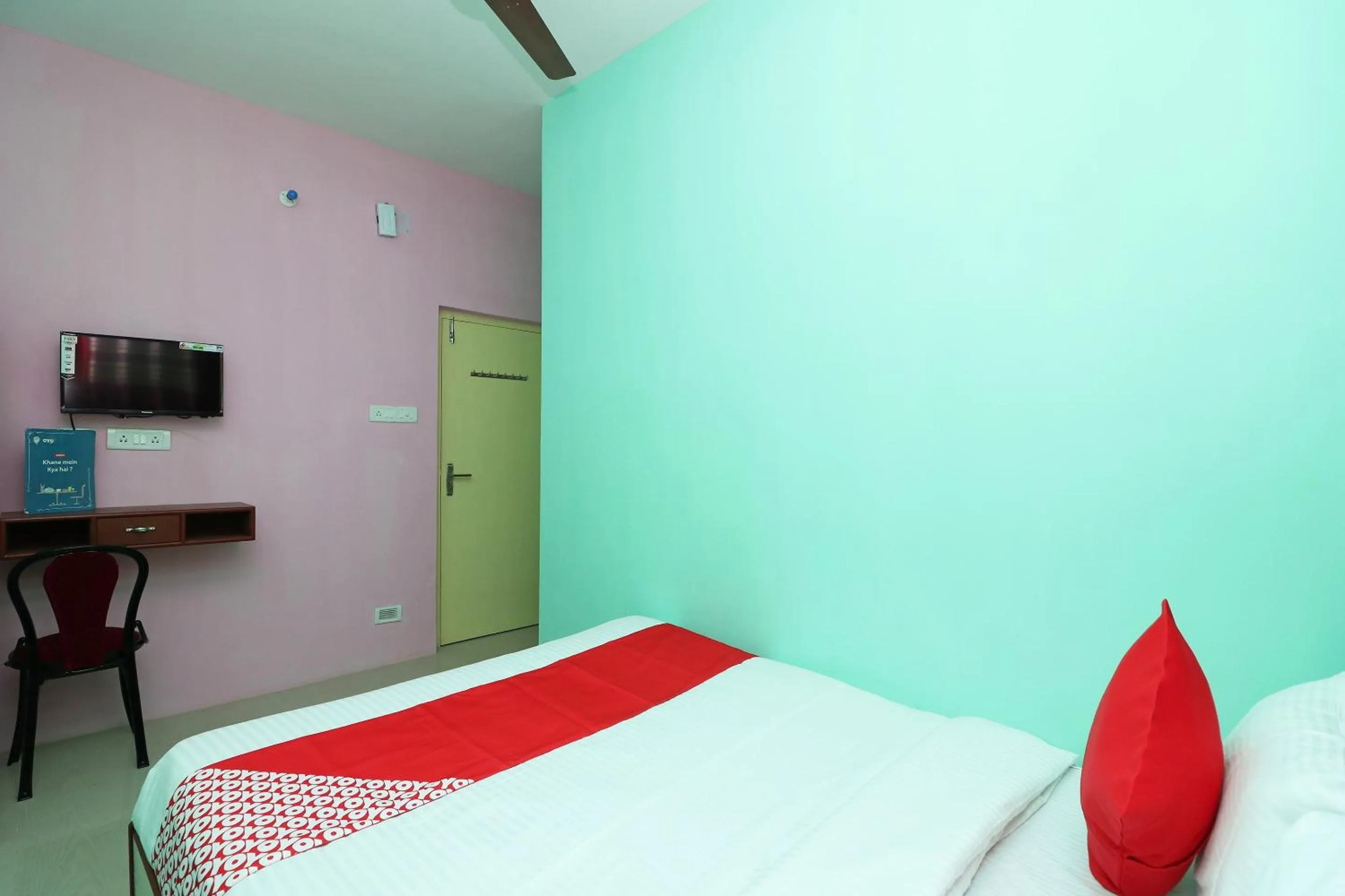 Bedroom, Bed in Hotel O Apan