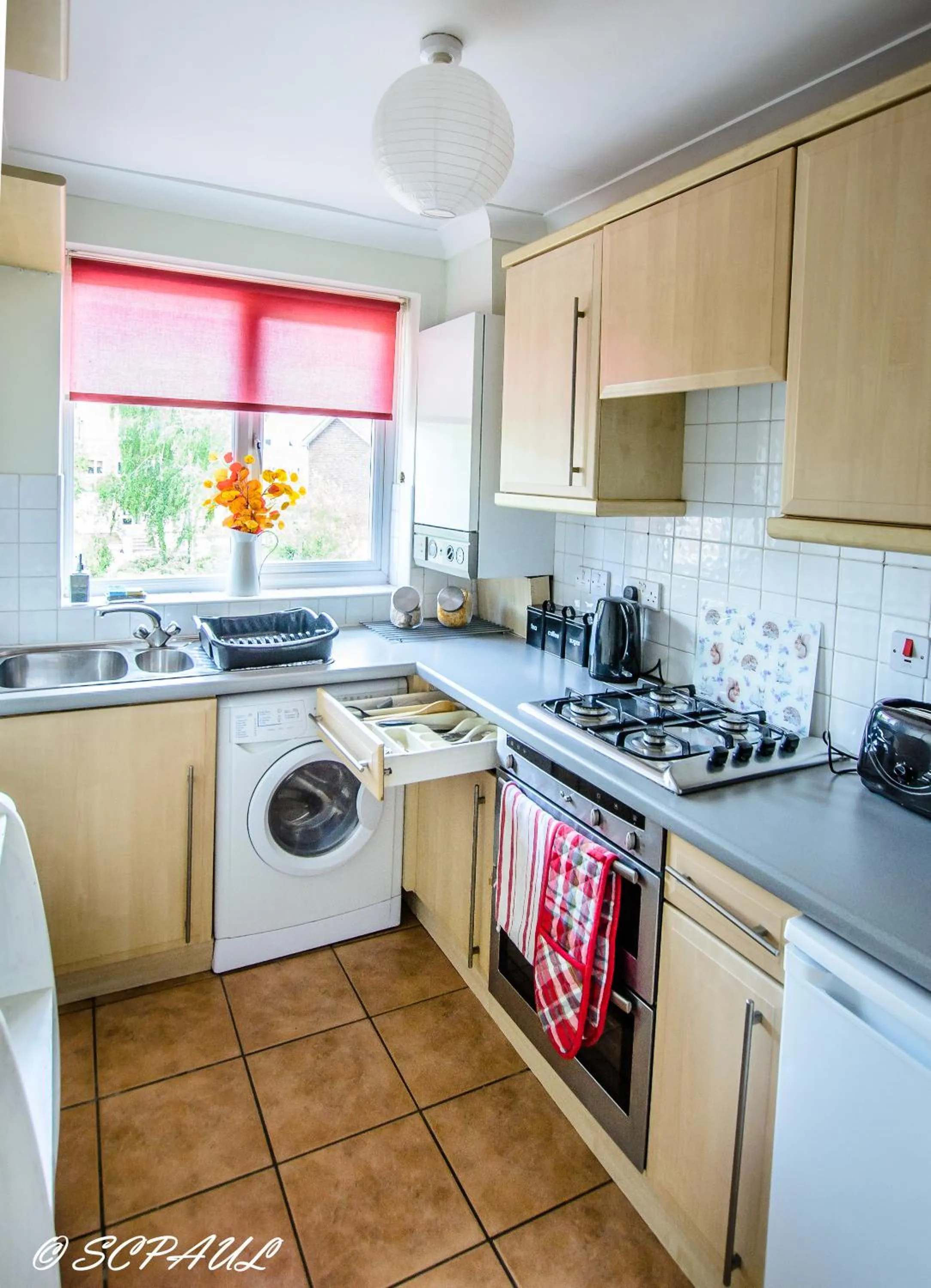 Kitchen or kitchenette in Apple Perch 2BR Flat - Free Parking