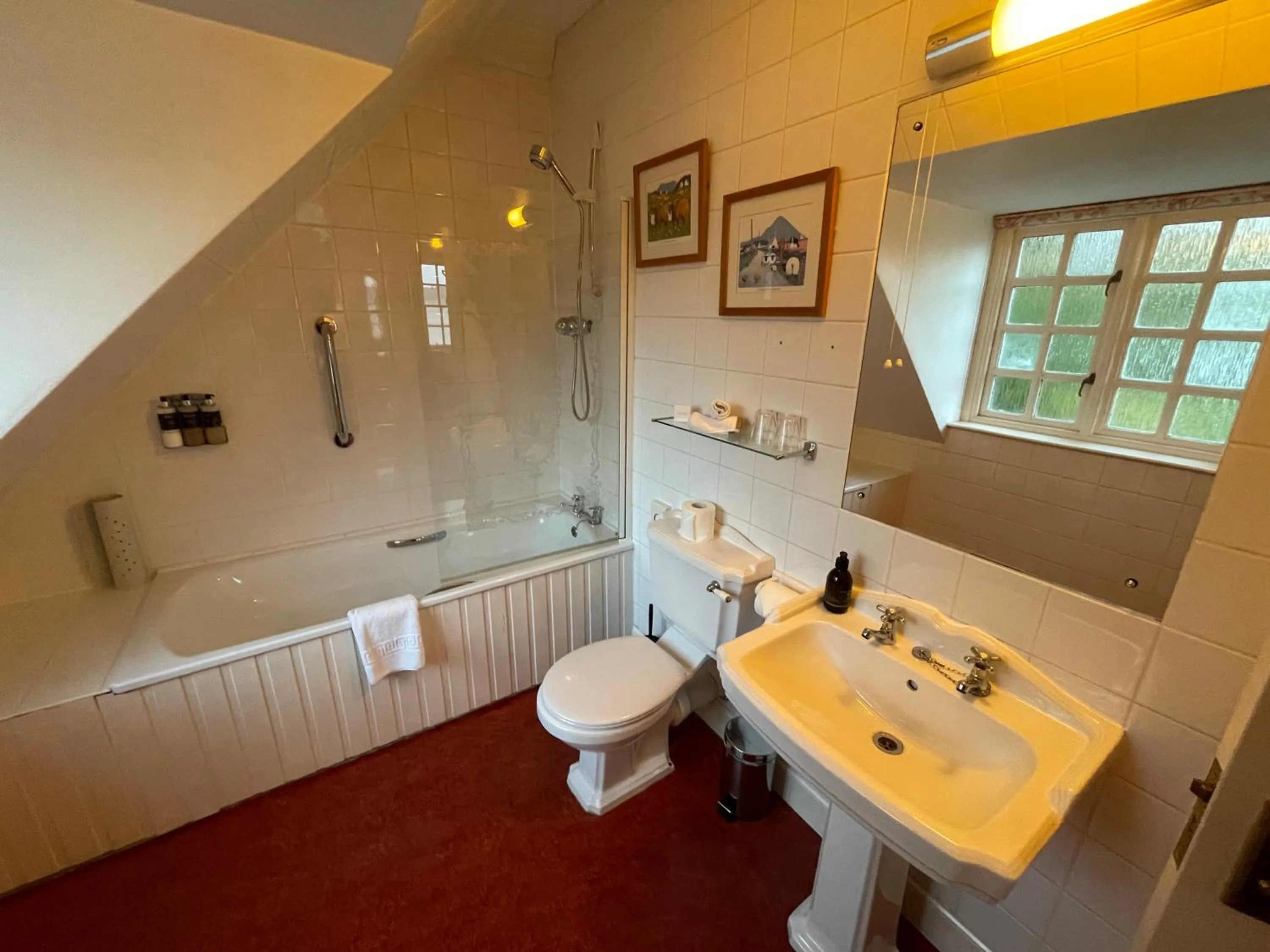 Bathroom in Bunchrew House Hotel