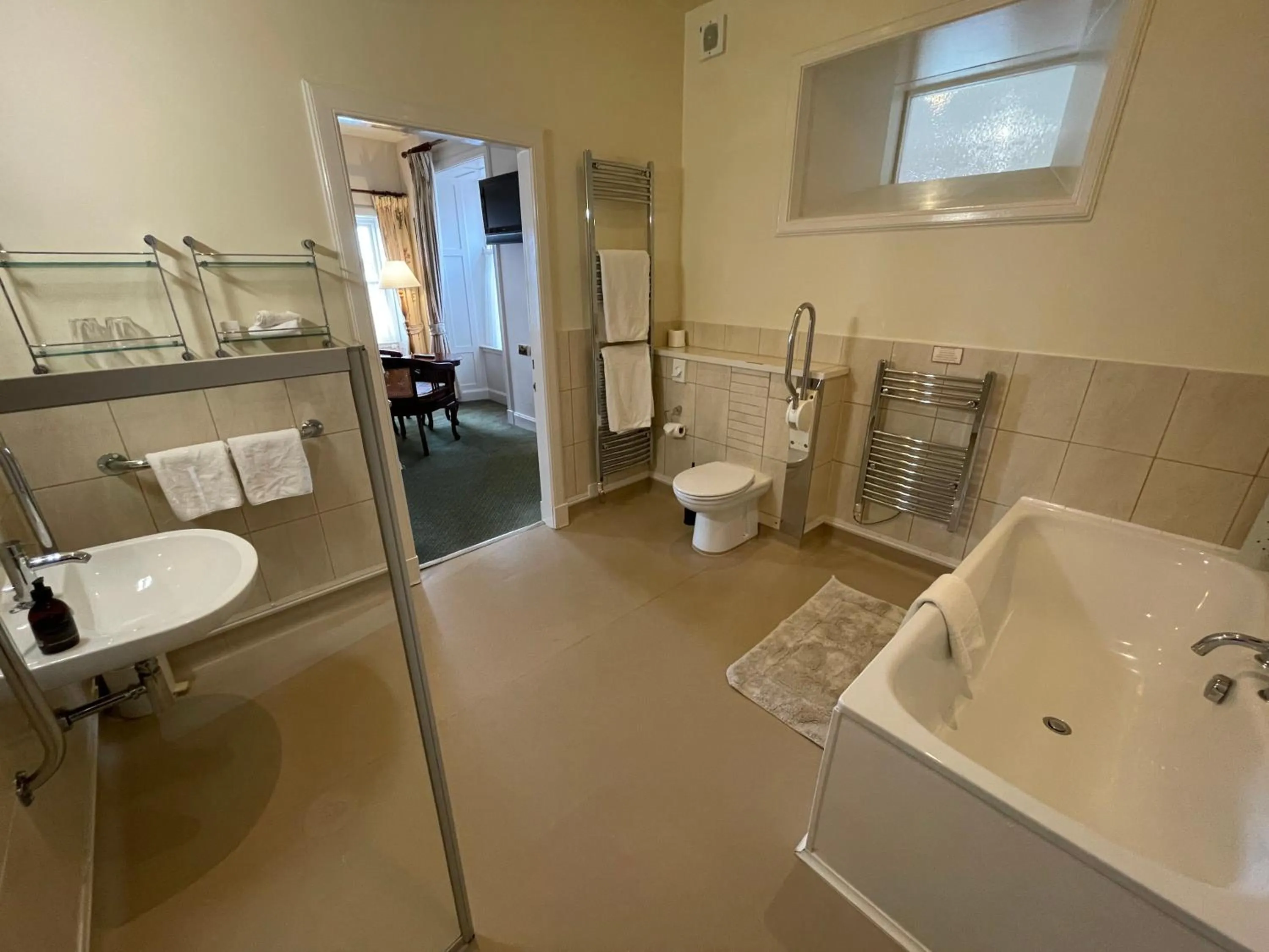 Bathroom in Bunchrew House Hotel