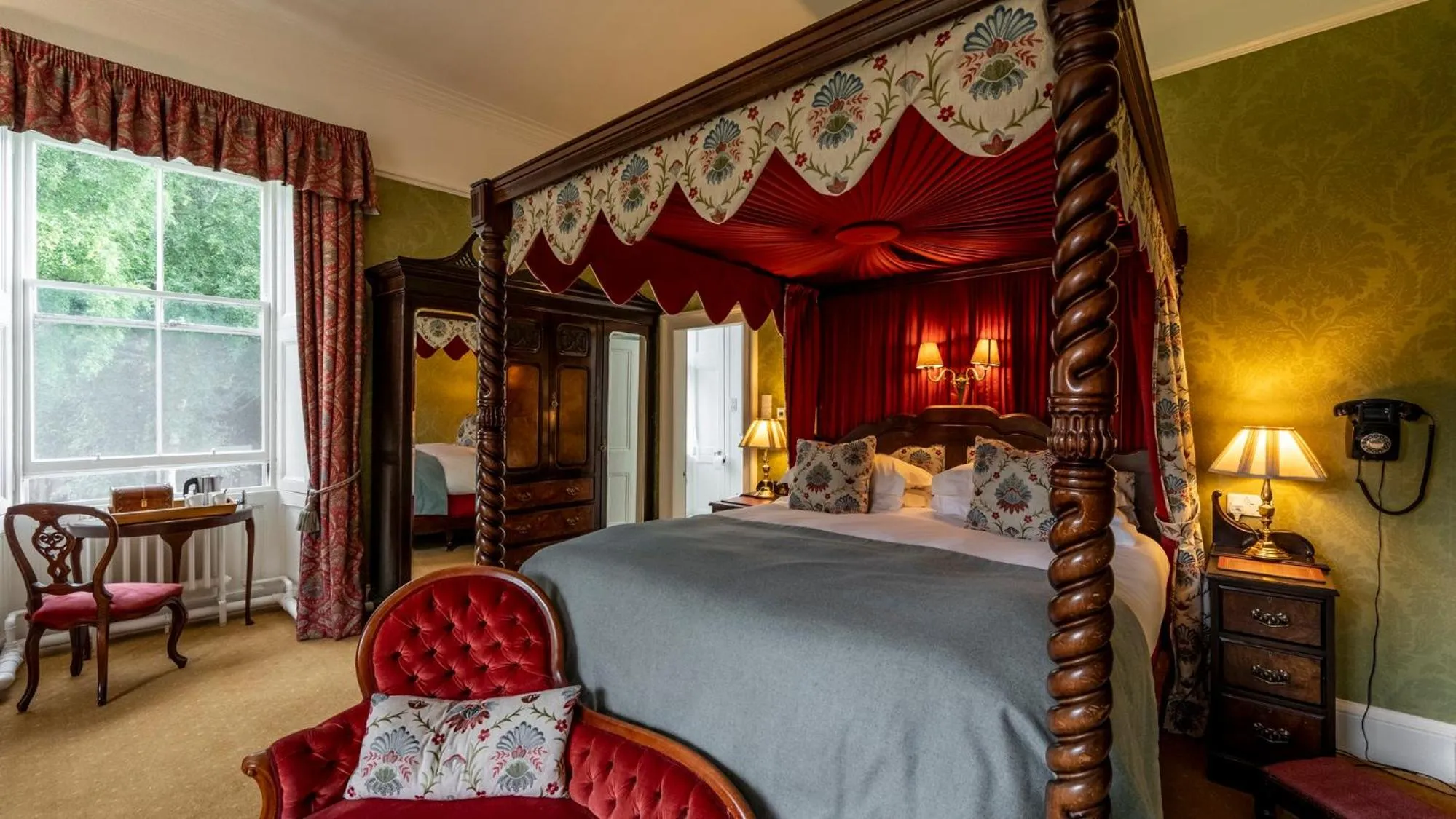 Bedroom, Bed in Bunchrew House Hotel