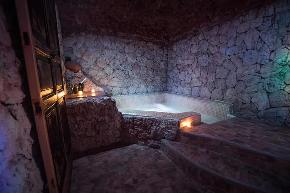 Hot Tub in B&B La Sorgente